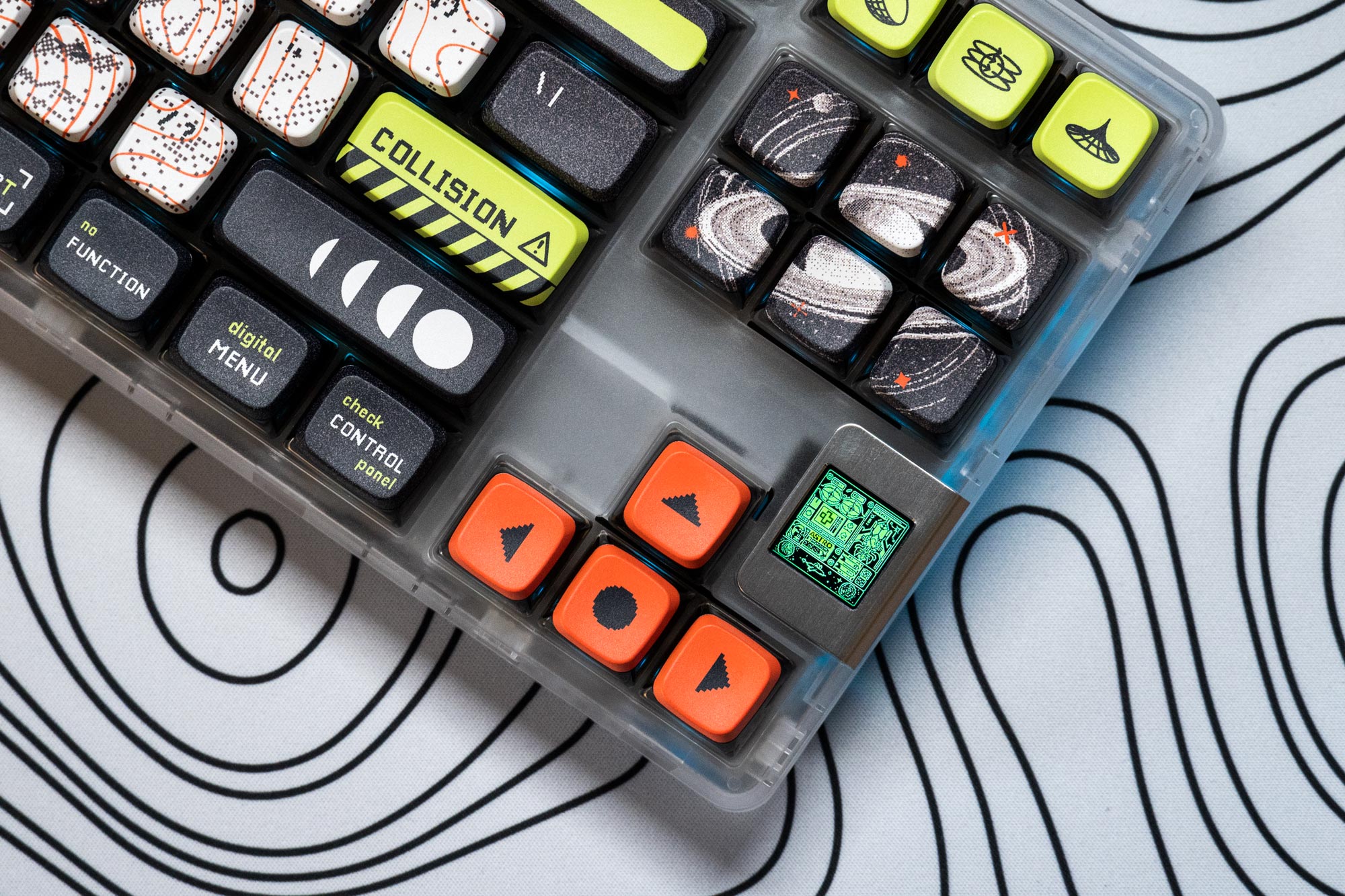QwertyKey80 Astro Bluetooth Wireless Hotswap RGB QMK/VIA-L Gasket Mounted Gaming Mechanical Keyboard with Screen
