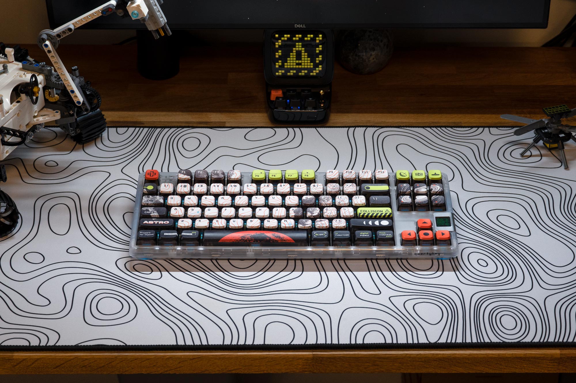 QwertyKey80 Astro Bluetooth Wireless Hotswap RGB QMK/VIA-L Gasket Mounted Gaming Mechanical Keyboard with Screen