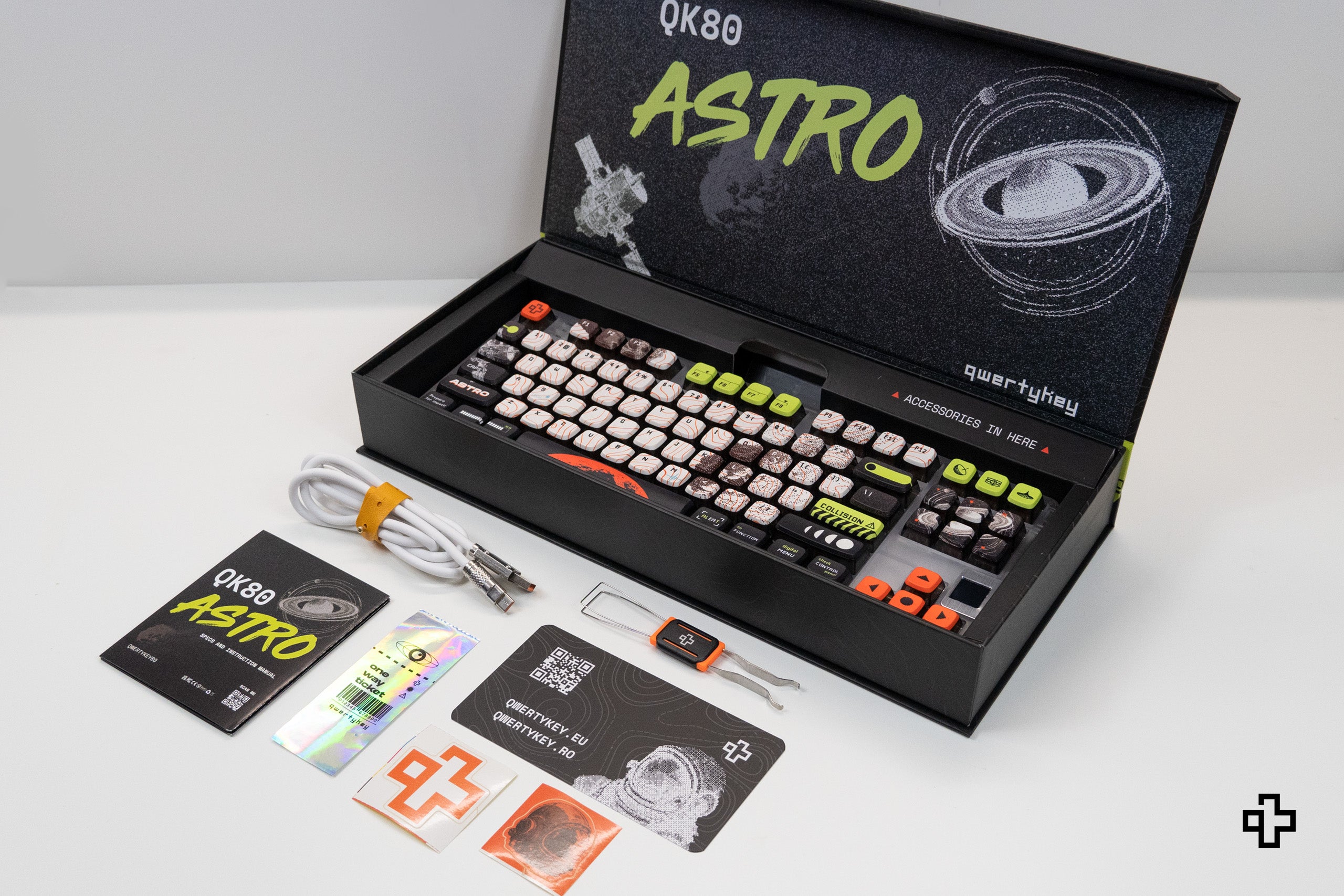 QwertyKey80 Astro Bluetooth Wireless Hotswap RGB QMK/VIA-L Gasket Mounted Gaming Mechanical Keyboard with Screen