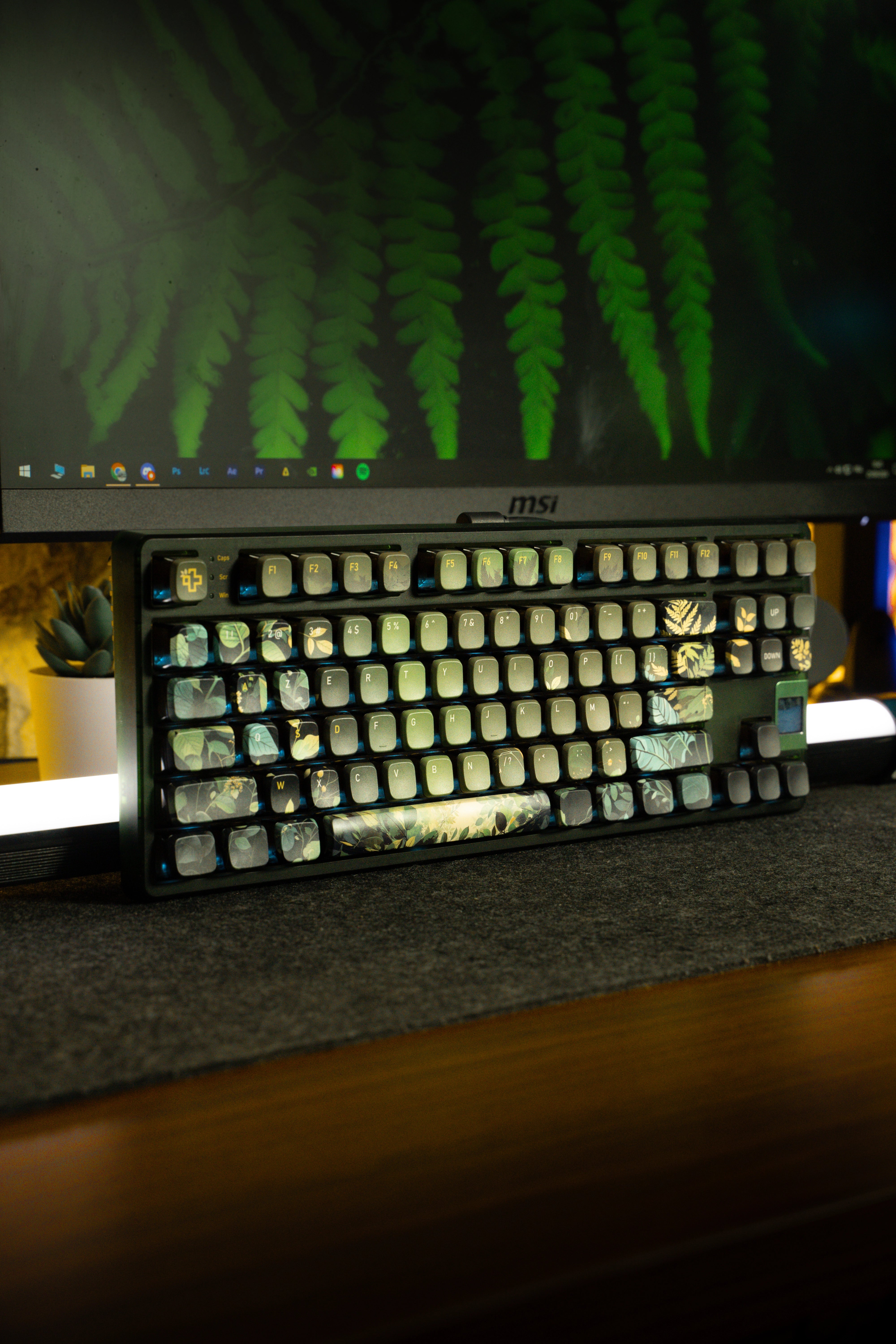 QwertyKey80 Leaf Bluetooth Wireless Hotswap RGB QMK/VIA Gasket Mounted Gaming Mechanical Keyboard with Screen