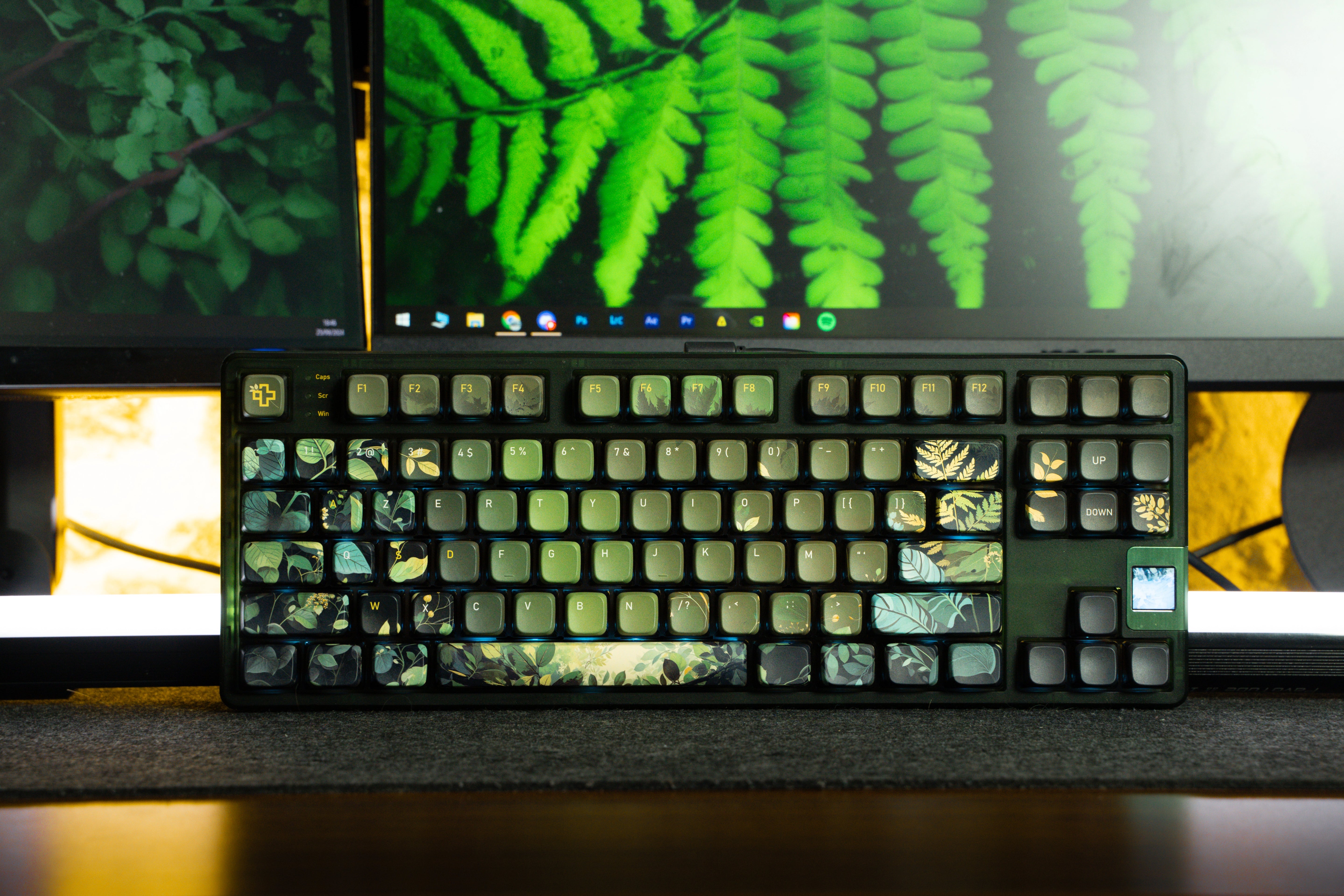 QwertyKey80 Leaf Bluetooth Wireless Hotswap RGB QMK/VIA Gasket Mounted Gaming Mechanical Keyboard with Screen