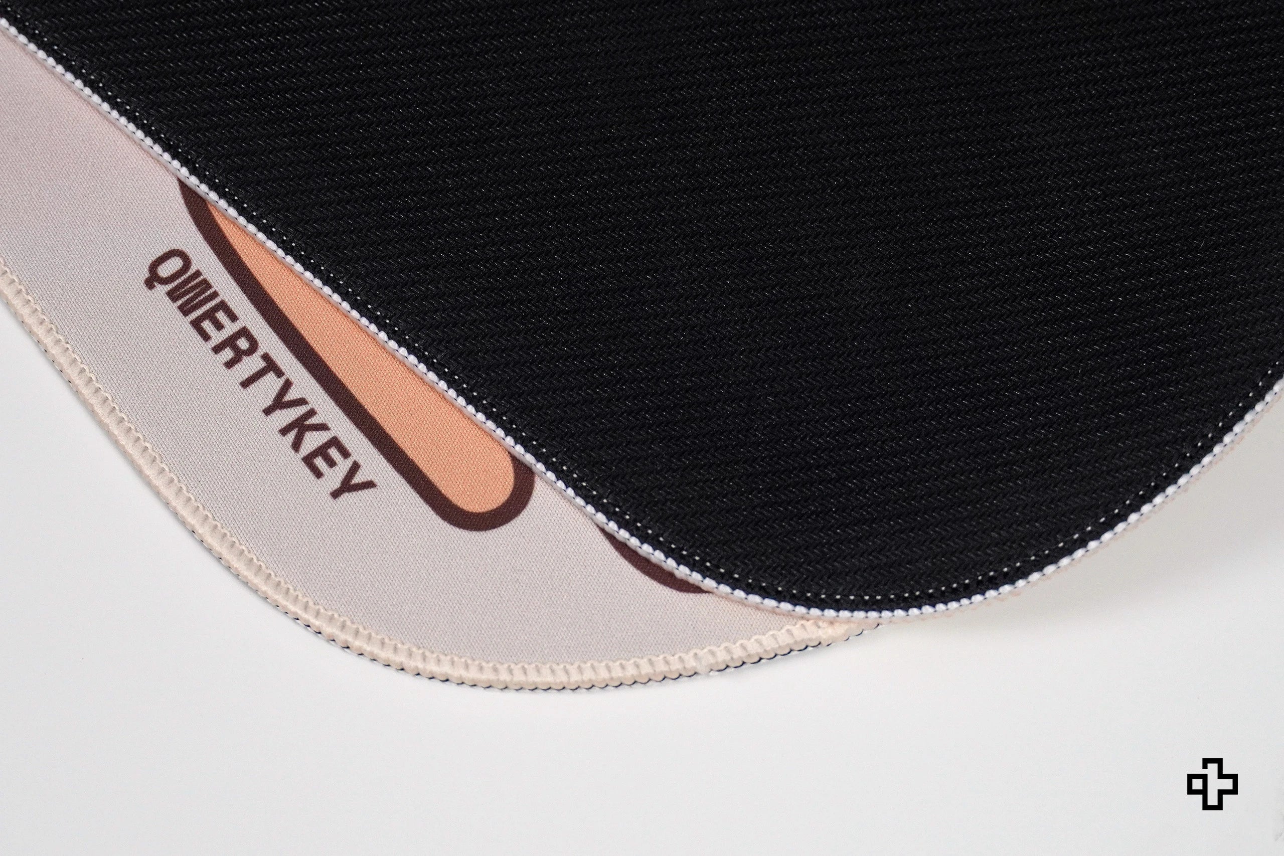 Deskmat Mousepad QwertyKey Capybara 4mm stitched edges