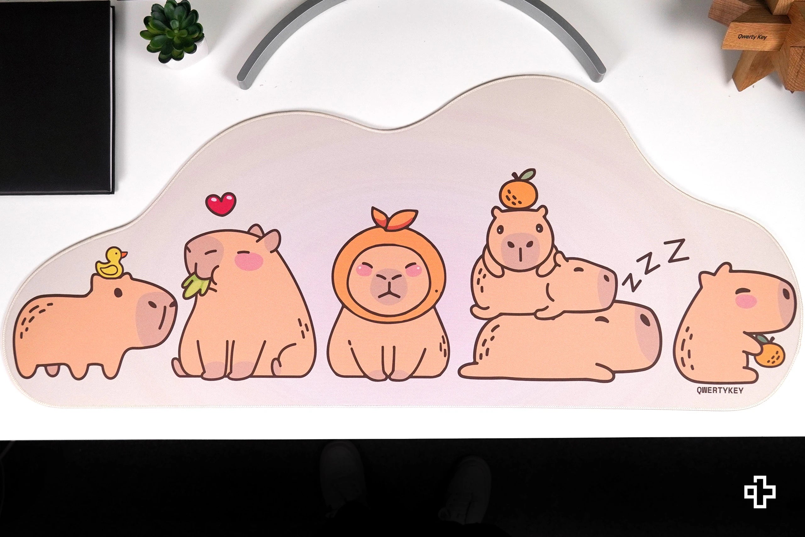 Deskmat Mousepad QwertyKey Capybara 4mm stitched edges