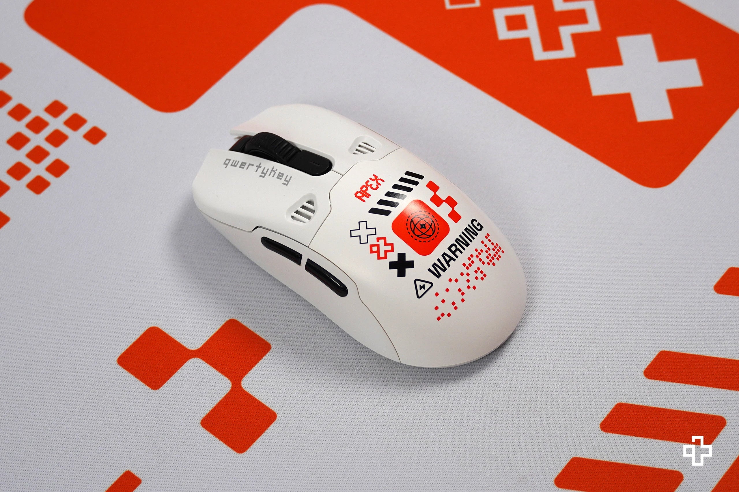 Cover Mouse QKM1 Apex Alb