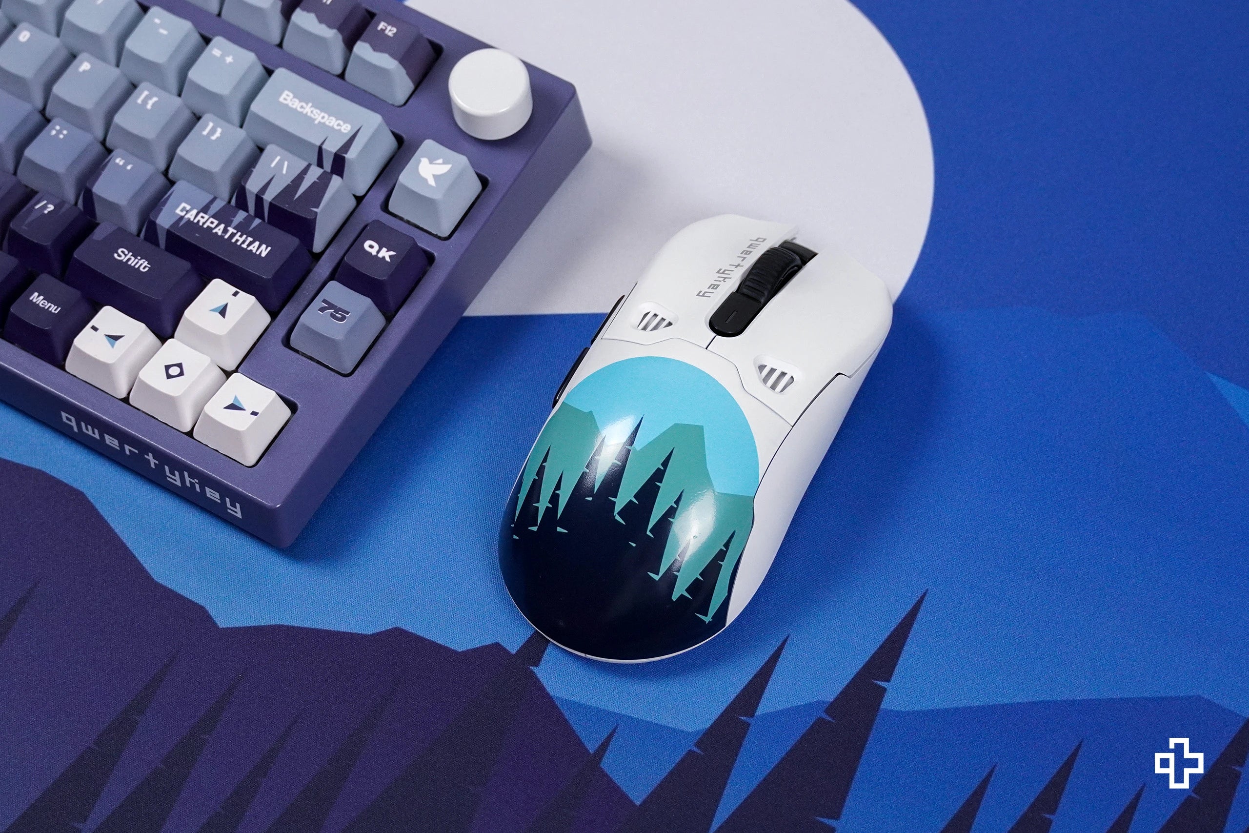 Cover Mouse QKM1 Carpathian White