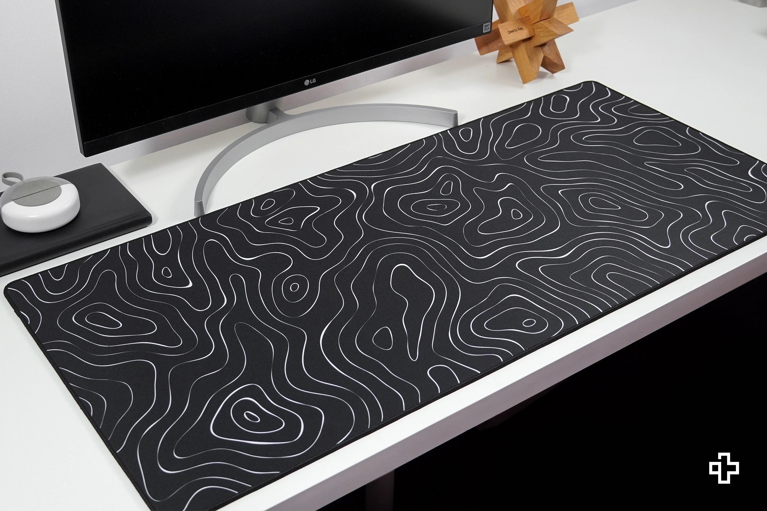 Deskmat Mousepad QwertyKey Topographic Black 4mm stitched edges