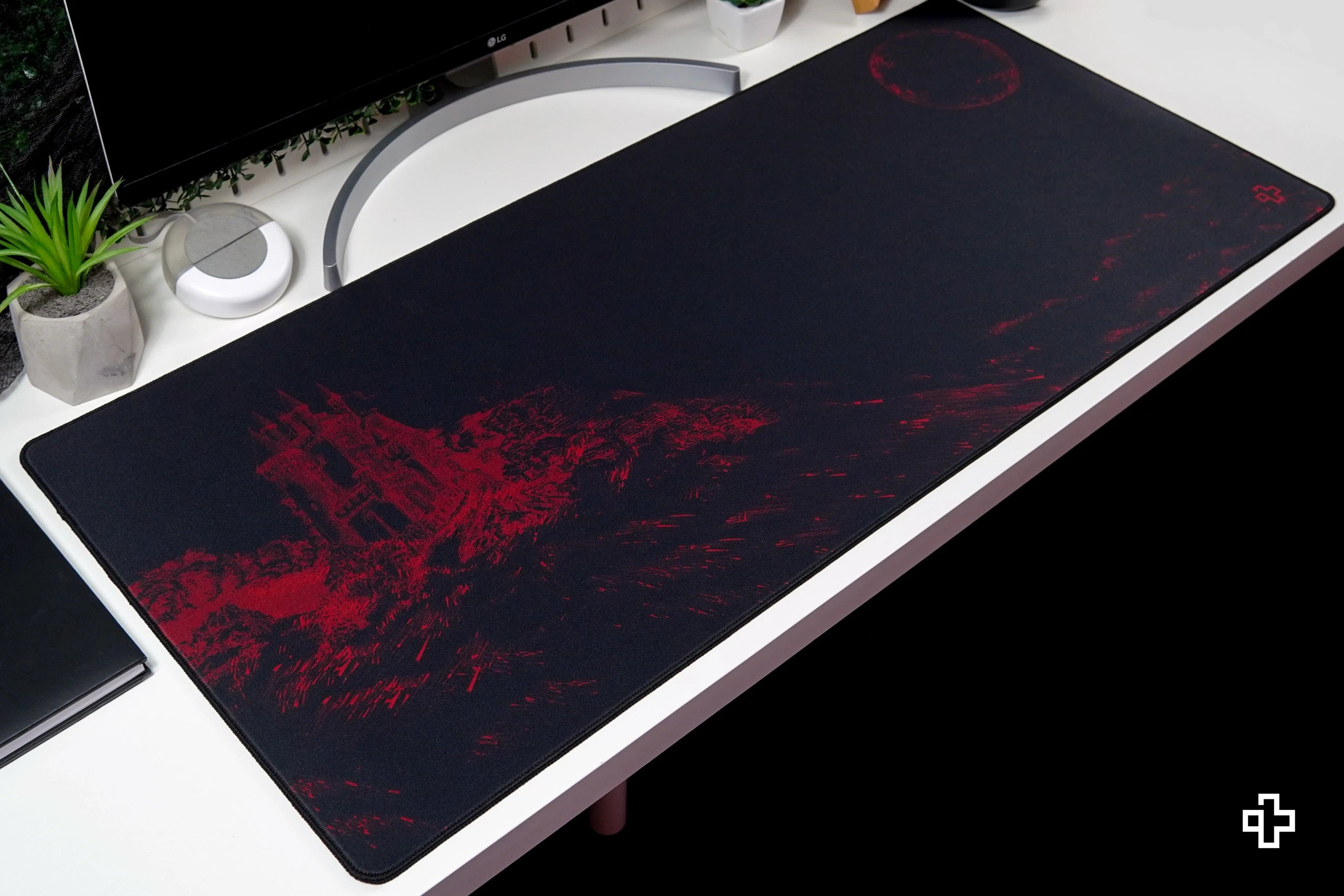 Deskmat Mousepad QwertyKey Dracula 4mm stitched edges