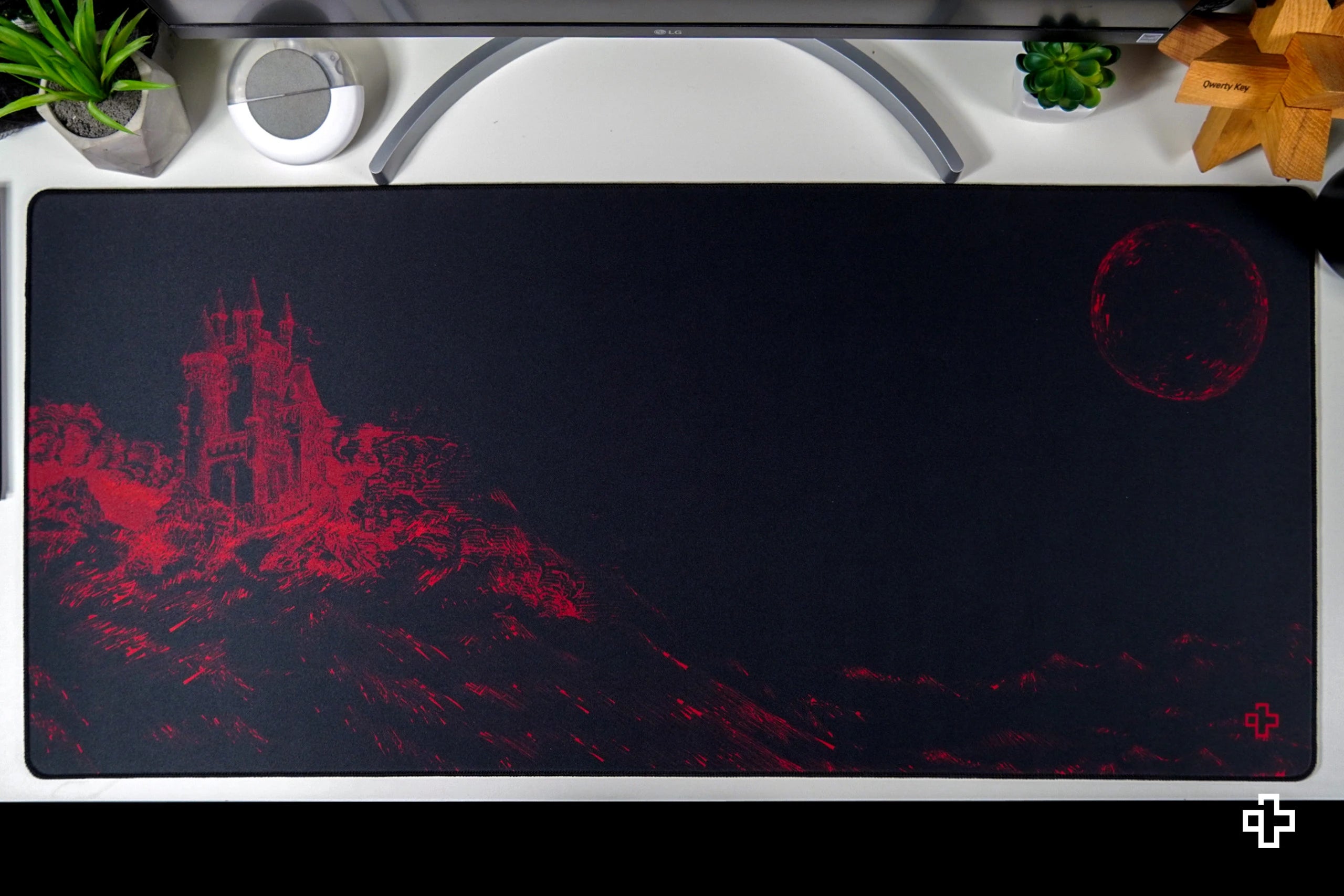 Deskmat Mousepad QwertyKey Dracula 4mm stitched edges