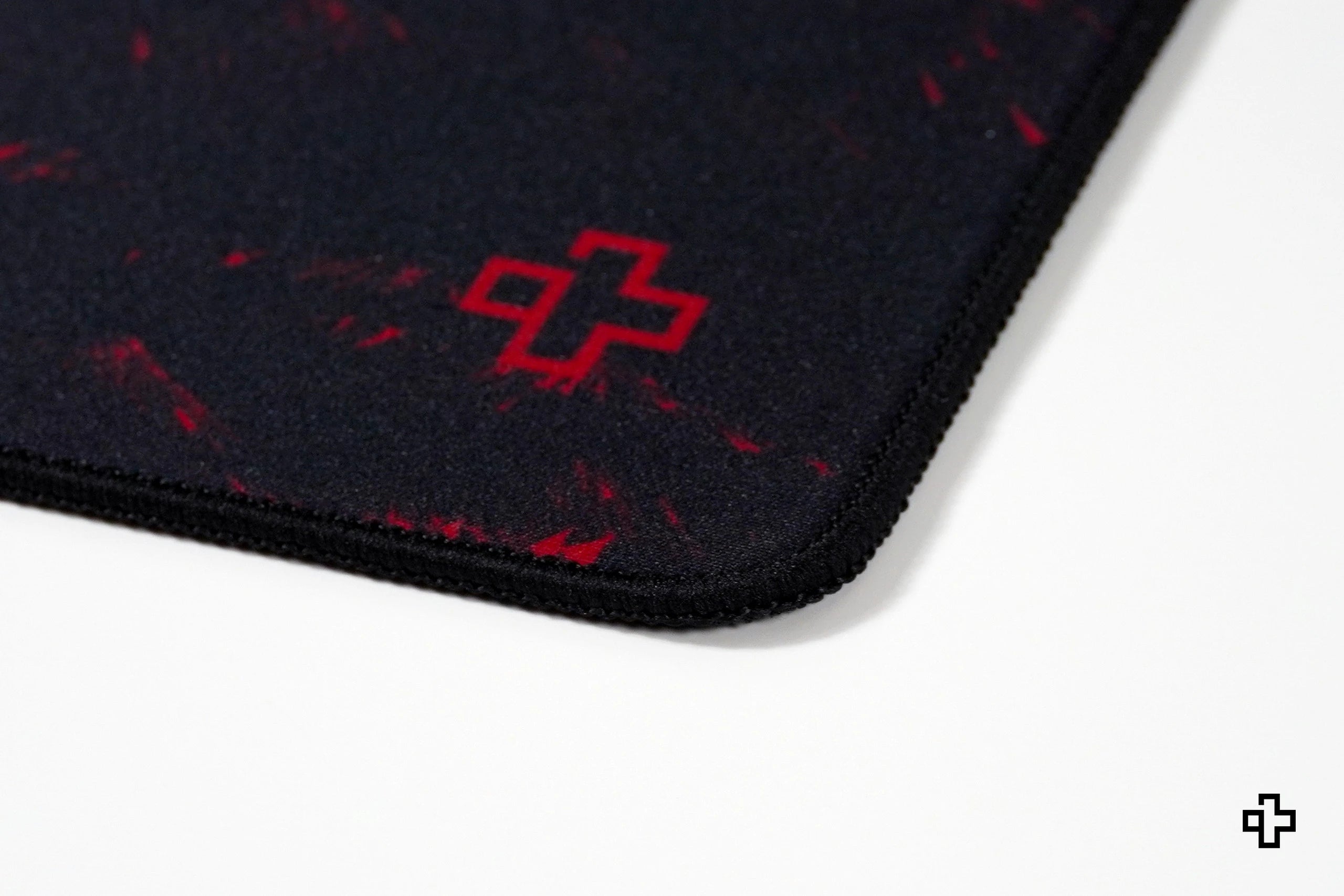 Deskmat Mousepad QwertyKey Dracula 4mm stitched edges