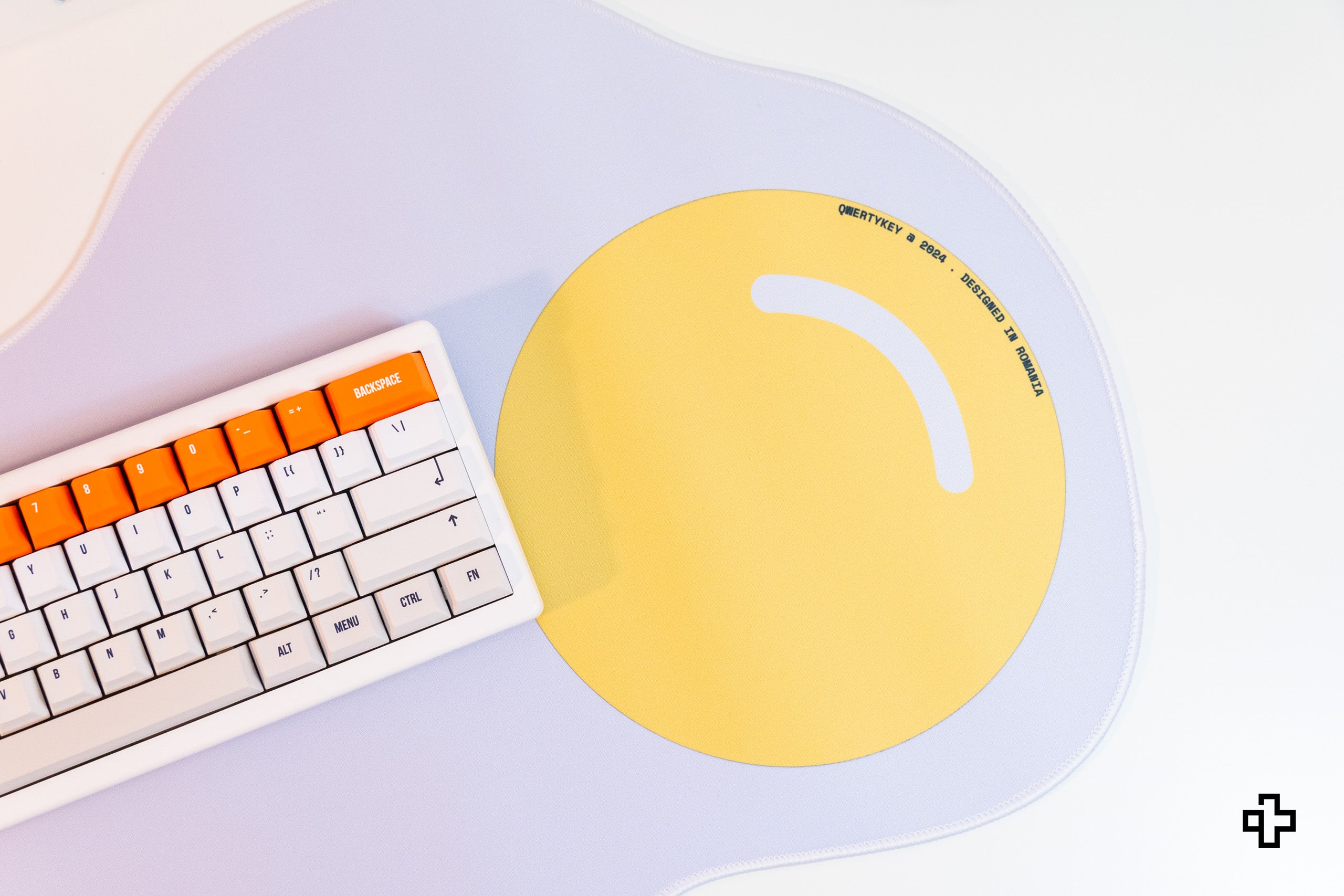 Deskmat Mousepad QwertyKey Egg 4mm irregular stitched edges