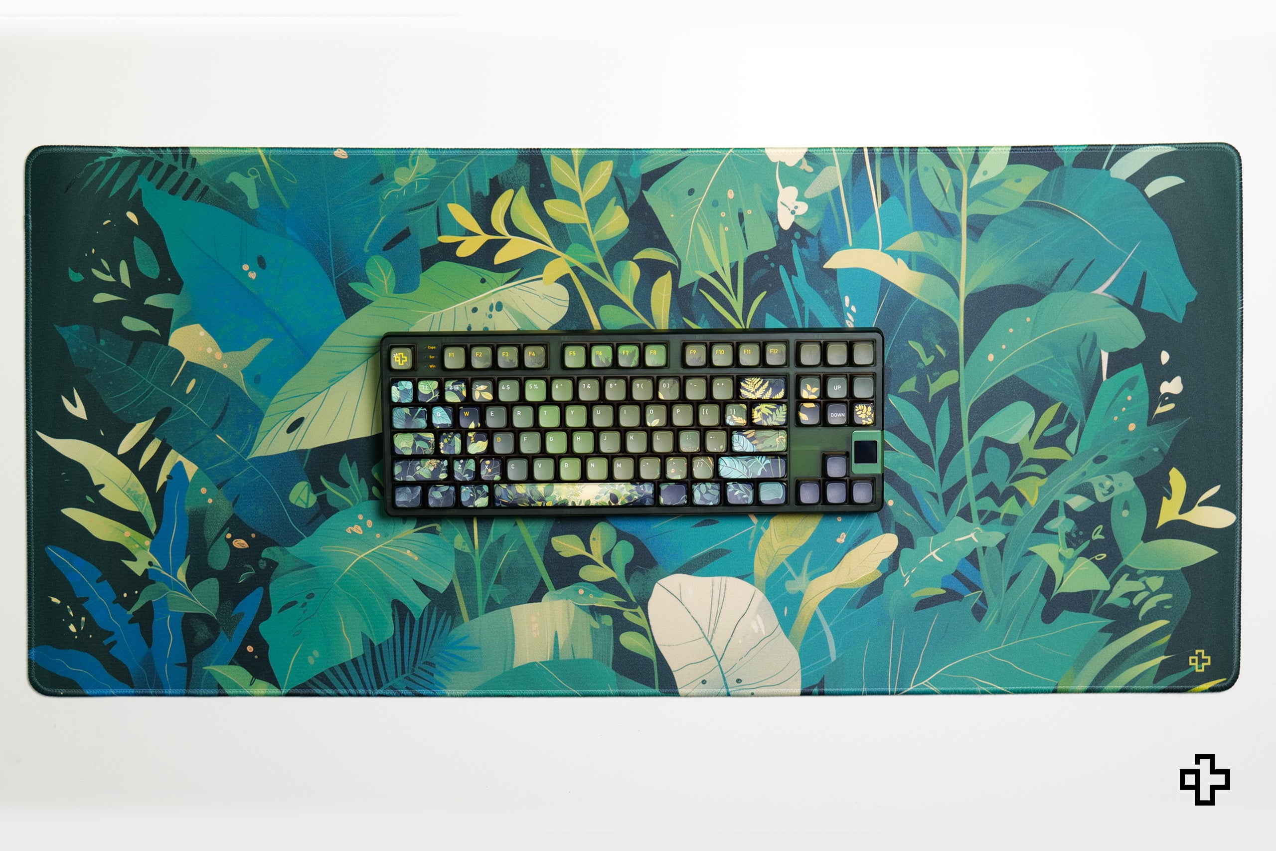 Deskmat Mousepad QwertyKey Leaf 4mm stitched edges