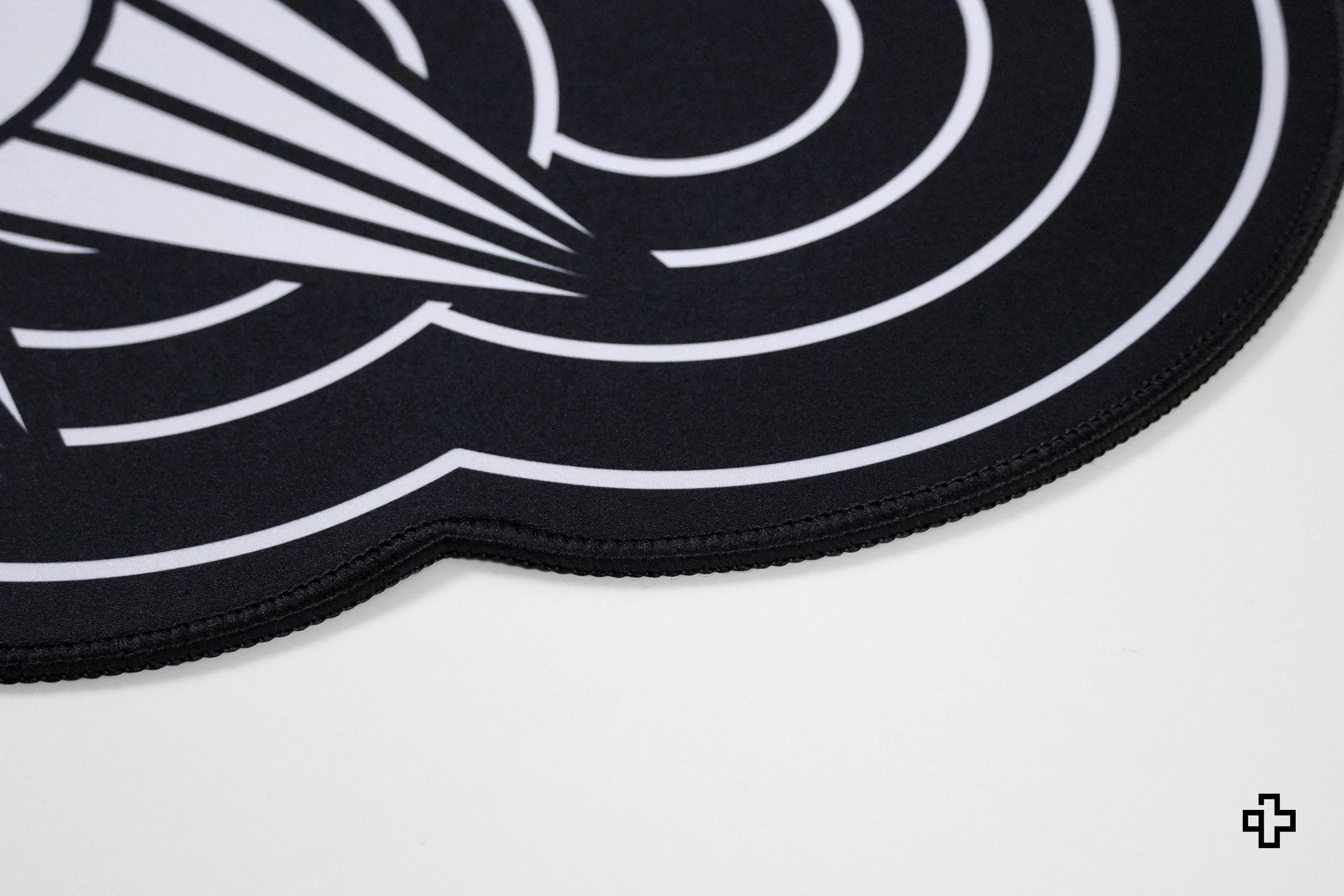 Deskmat Mousepad QwertyKey MOMO 4mm stitched edges