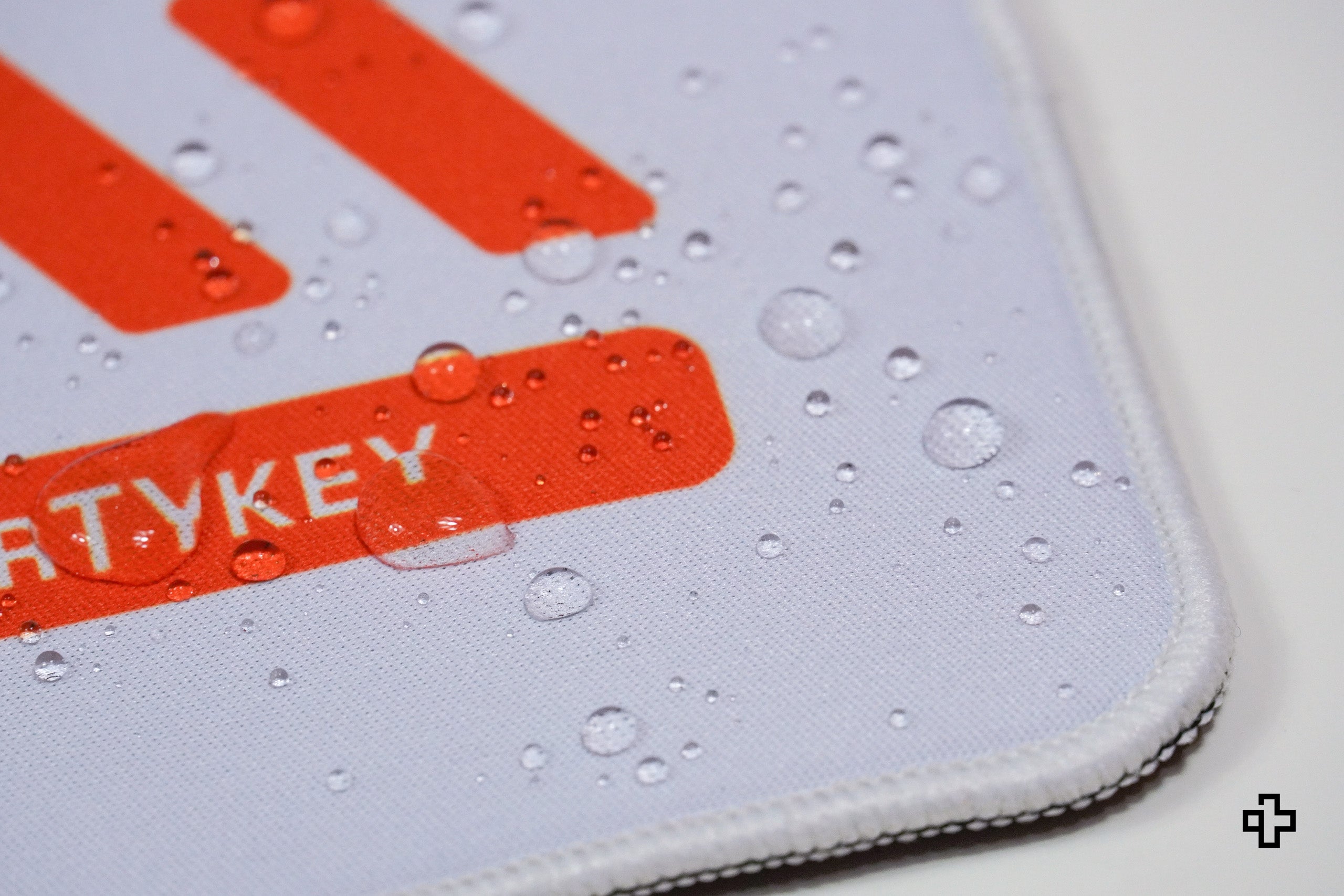 Deskmat Mousepad QwertyKey Apex 4mm stitched edges