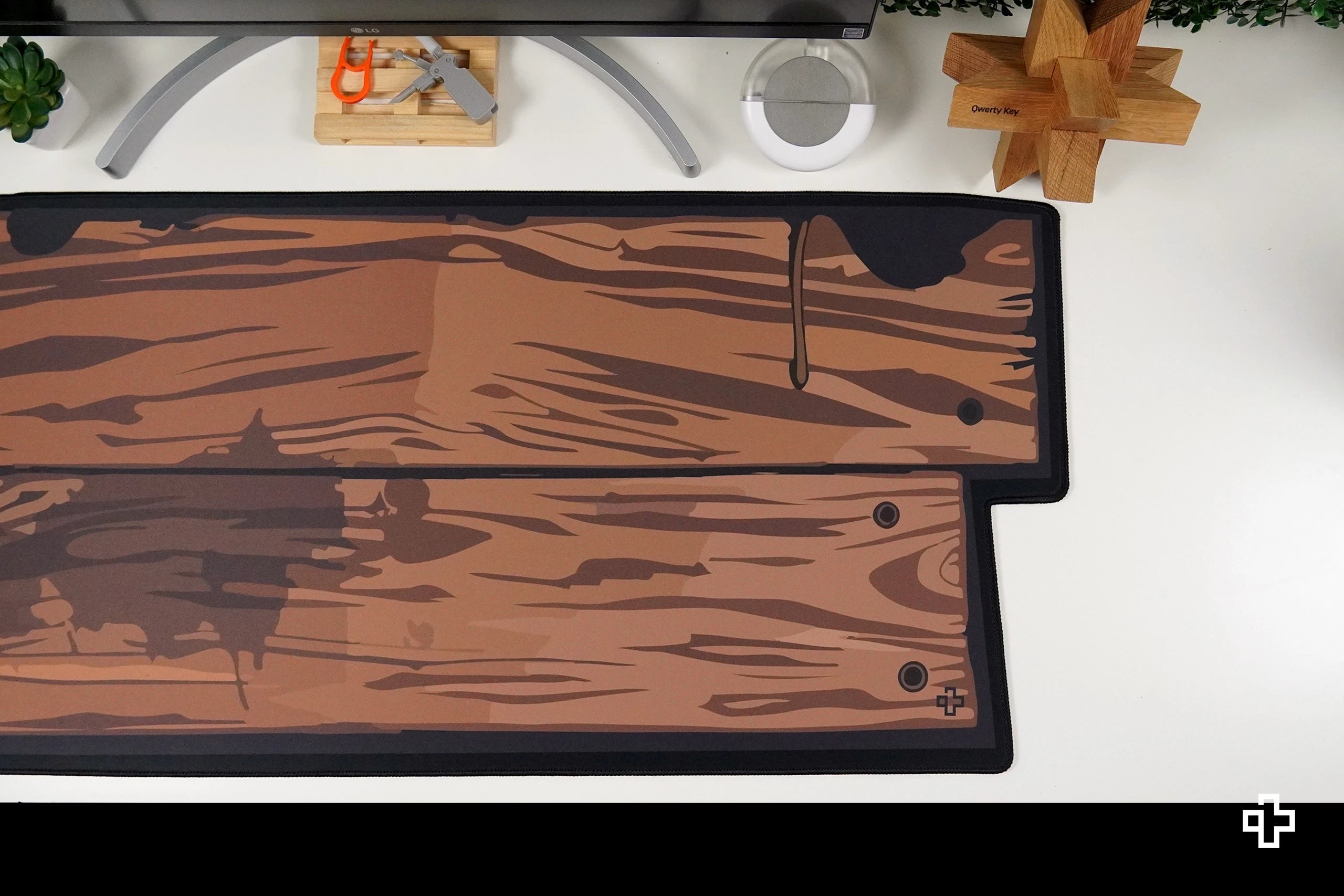 Deskmat Mousepad QwertyKey Wood 4mm stitched edges