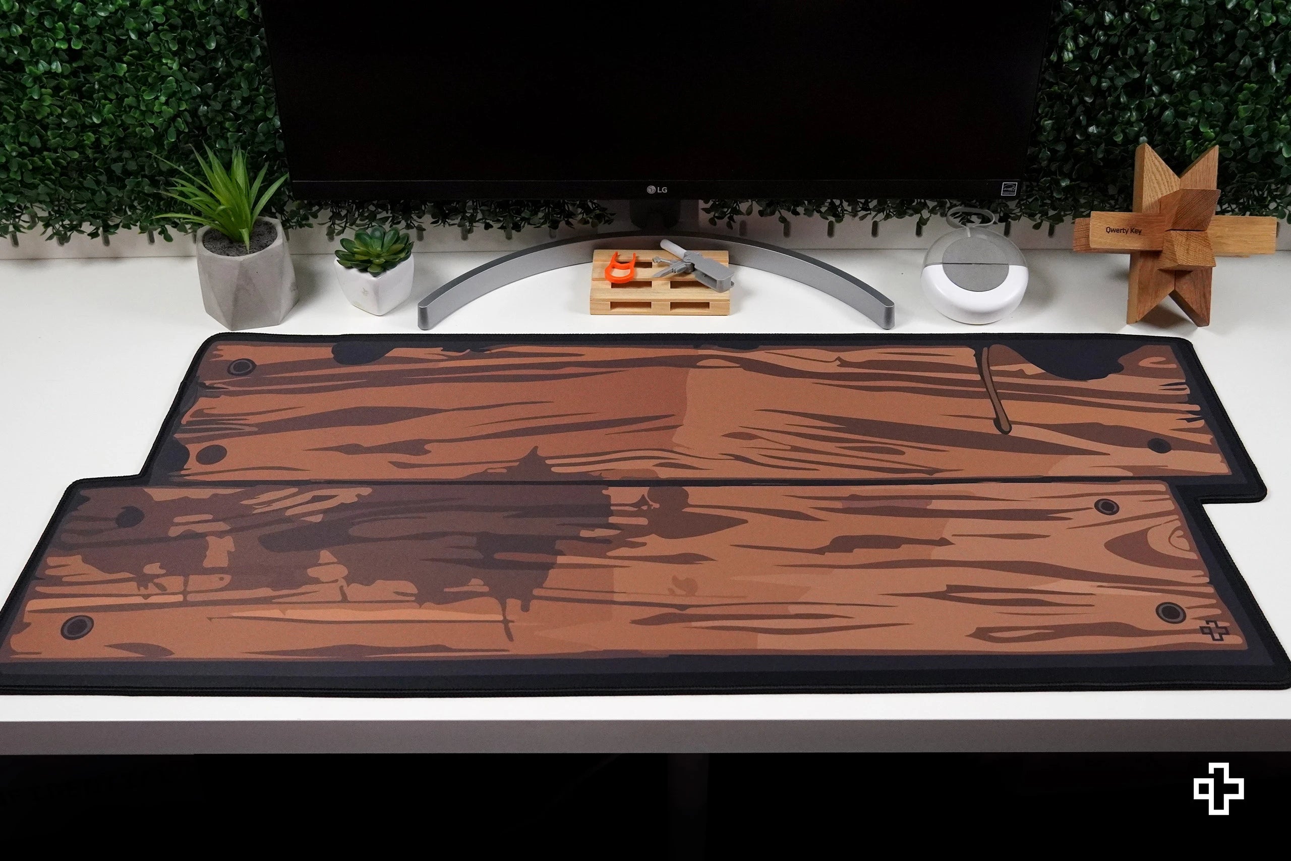 Deskmat Mousepad QwertyKey Wood 4mm stitched edges