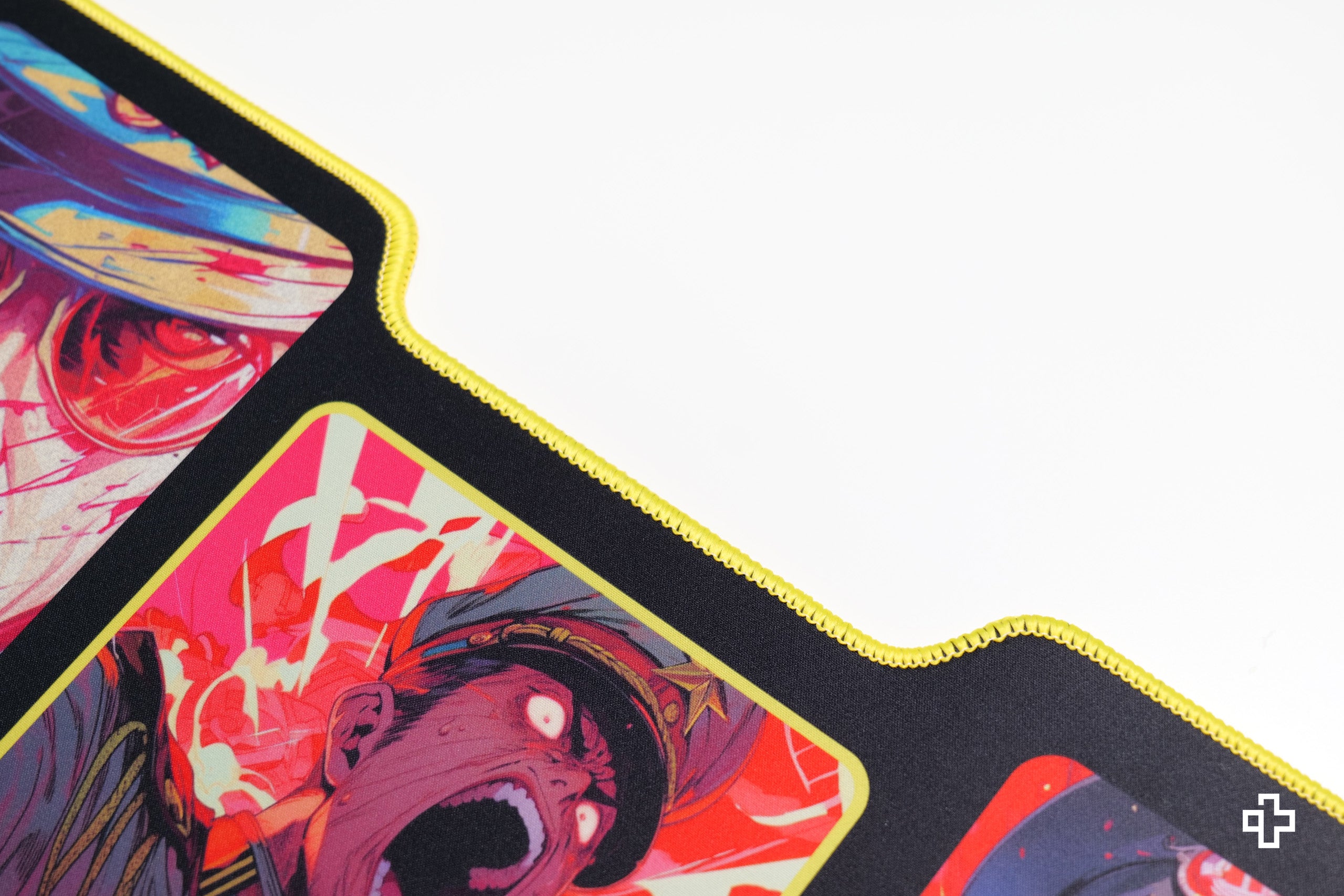 Deskmat Mousepad QwertyKey War 4mm stitched edges
