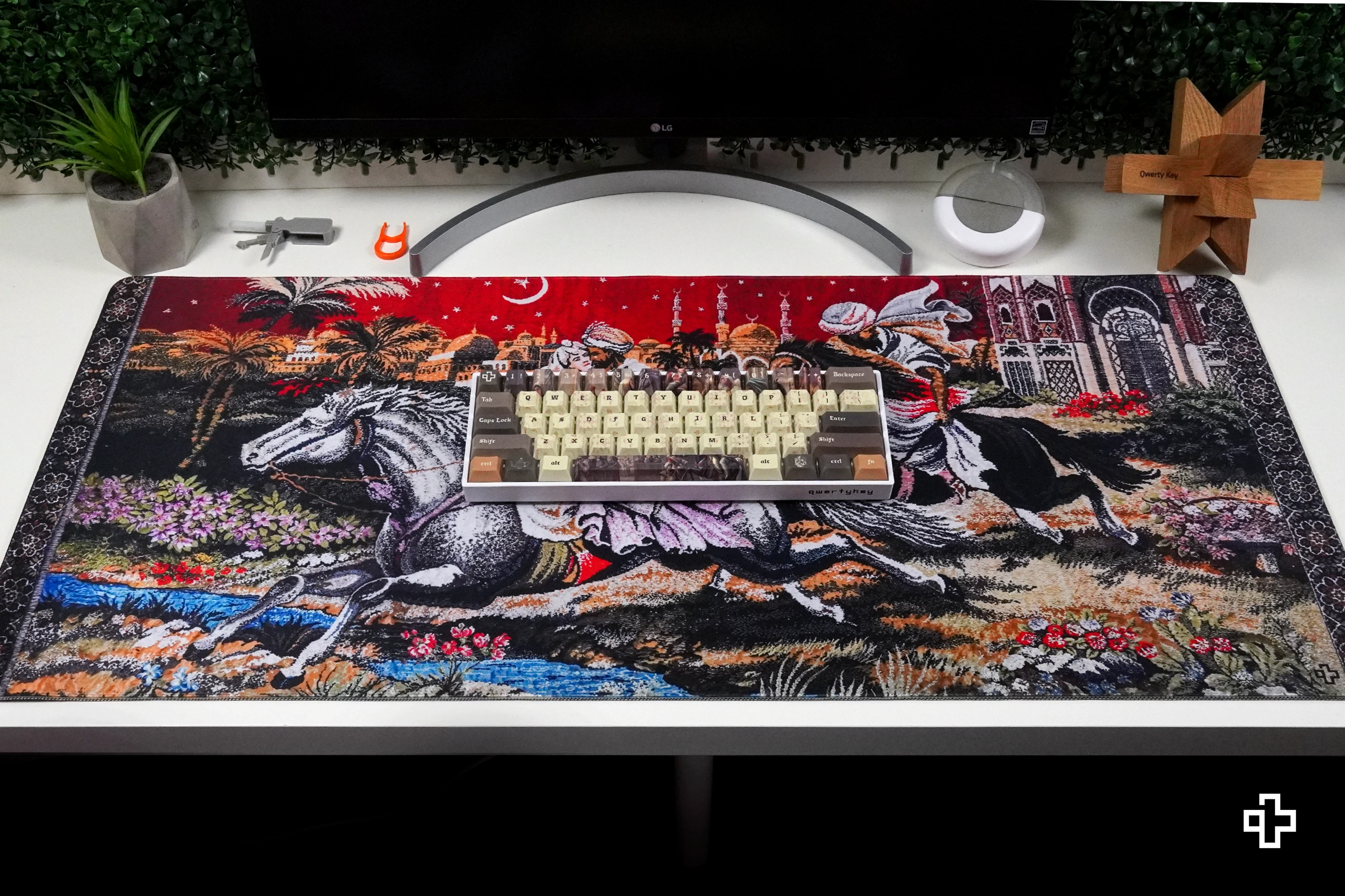 QwertyKey Rapirea din Serai Hotswap RGB Tastatura Mecanica Gaming