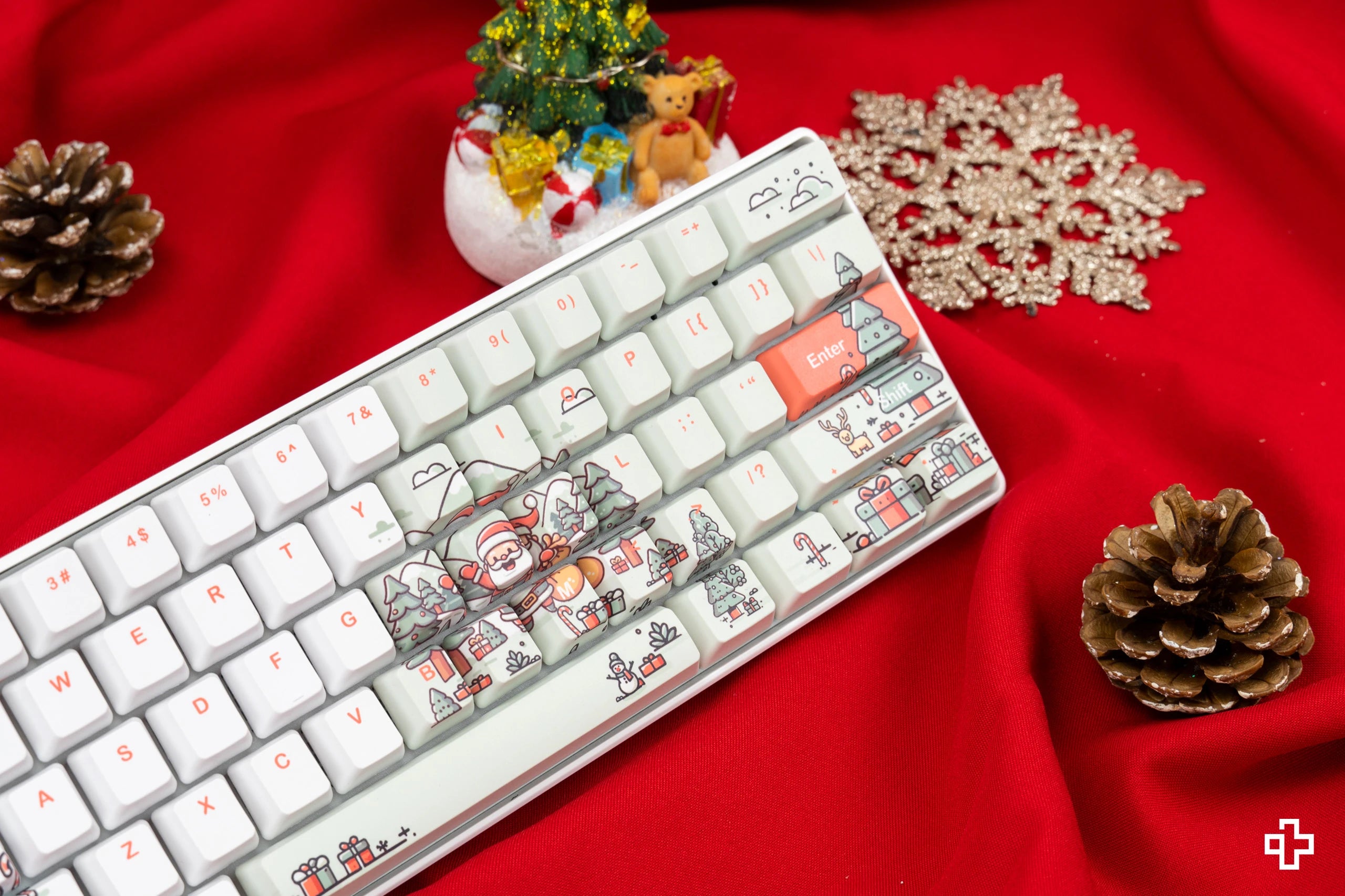 QwertyKey Santa Hotswap Mechanical Keyboard Christmas Gaming