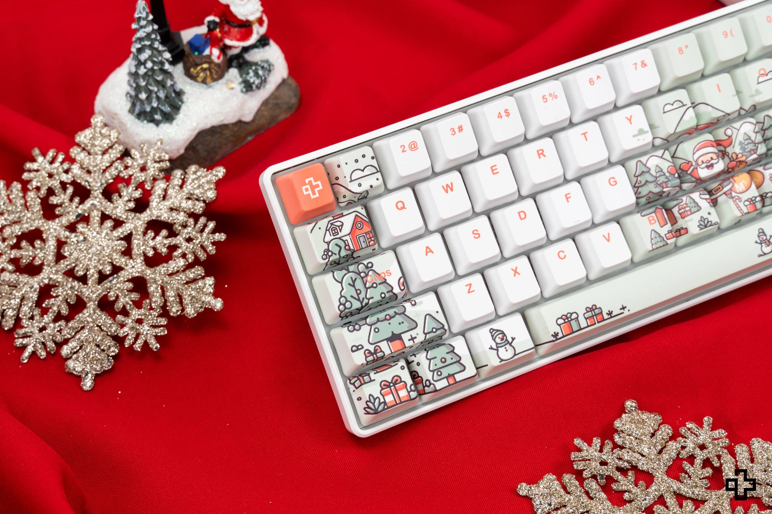 QwertyKey Santa Hotswap Mechanical Keyboard Christmas Gaming