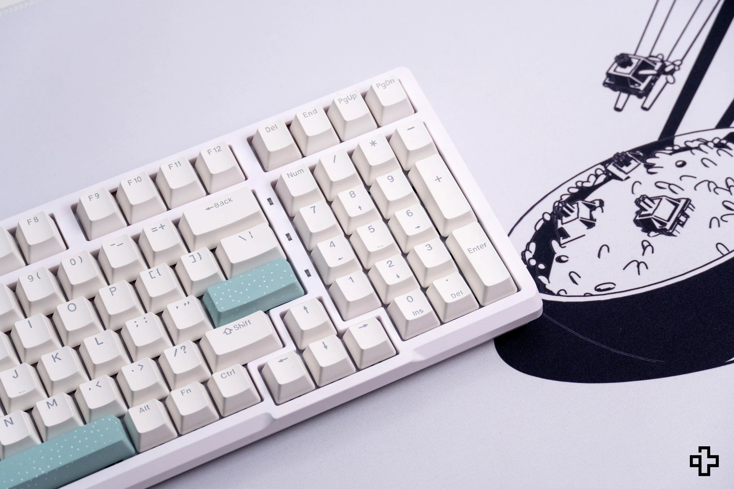 QwertyKey Salt V2 RGB Hotswap Software Mechanical Gaming Keyboard Hotswap