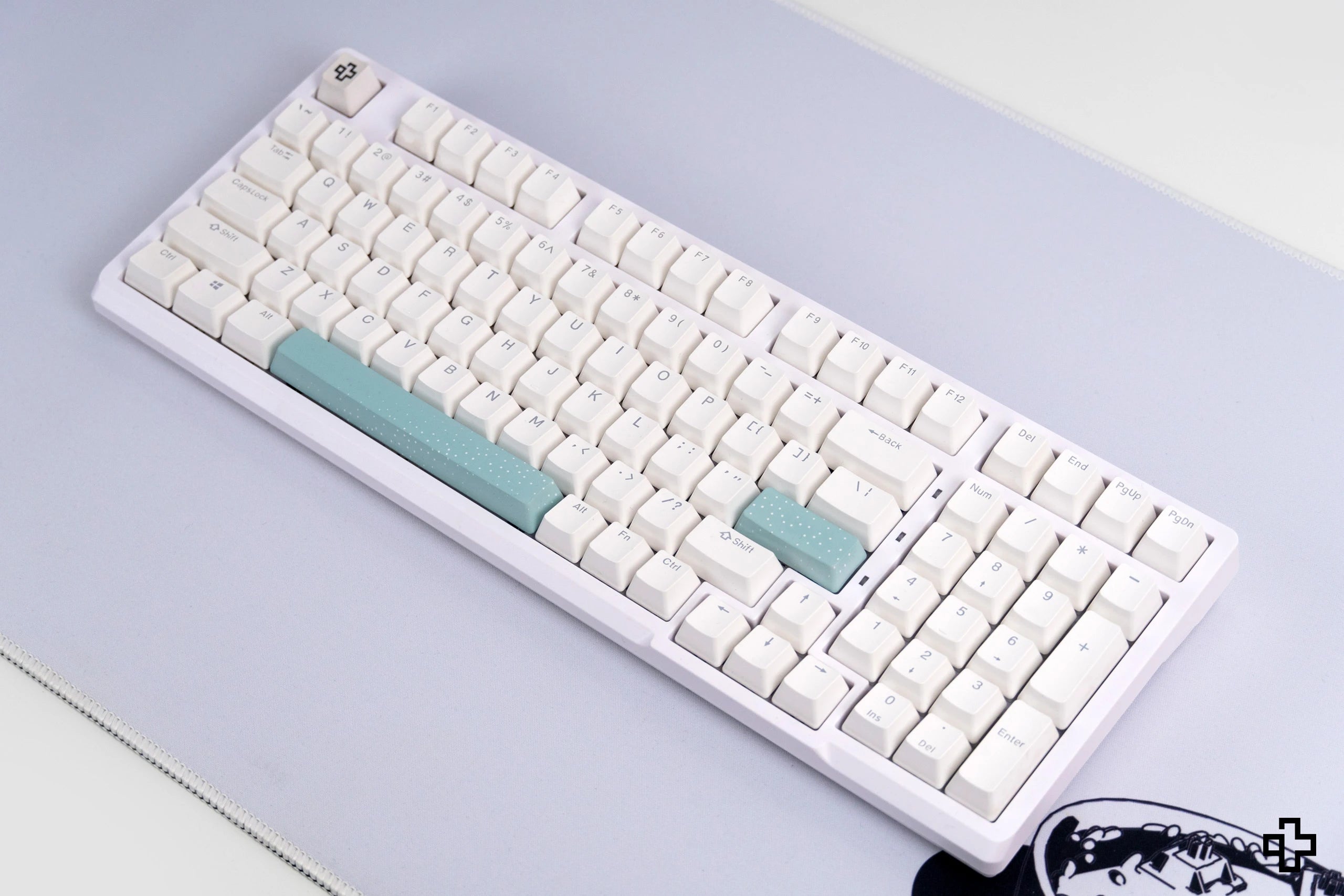 QwertyKey Salt V2 RGB Hotswap Software Mechanical Gaming Keyboard Hotswap