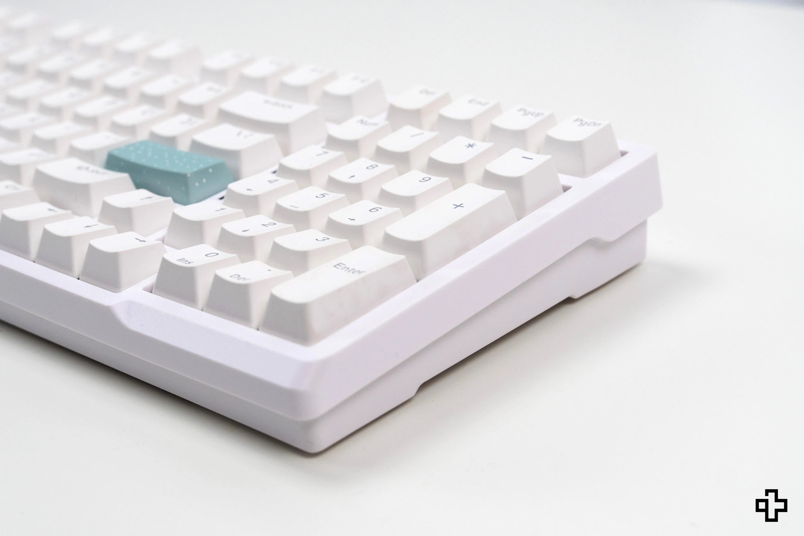 QwertyKey Salt V2 RGB Hotswap Software Mechanical Gaming Keyboard Hotswap