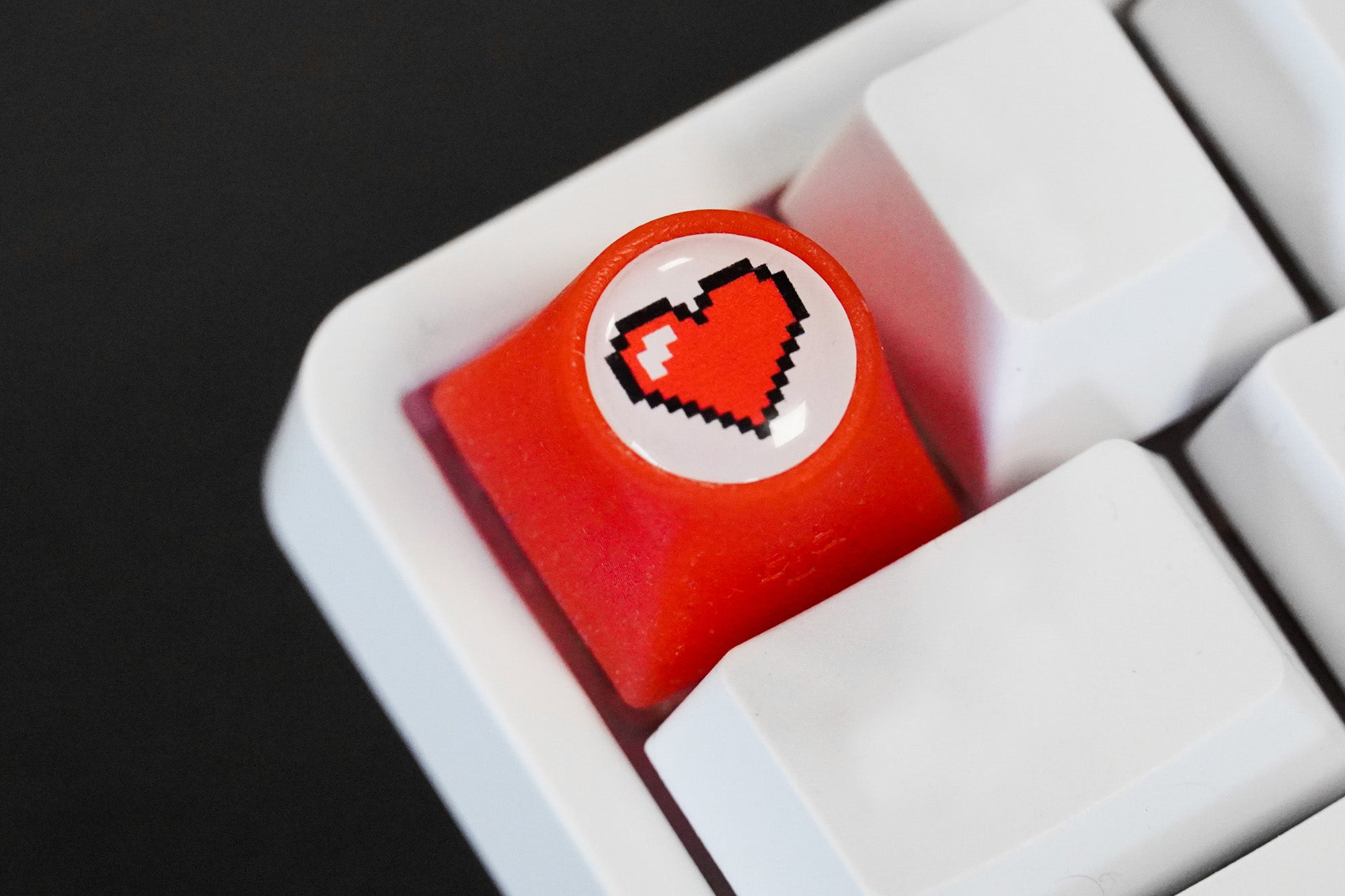 Artisan Pixel Heart - QwertyKey