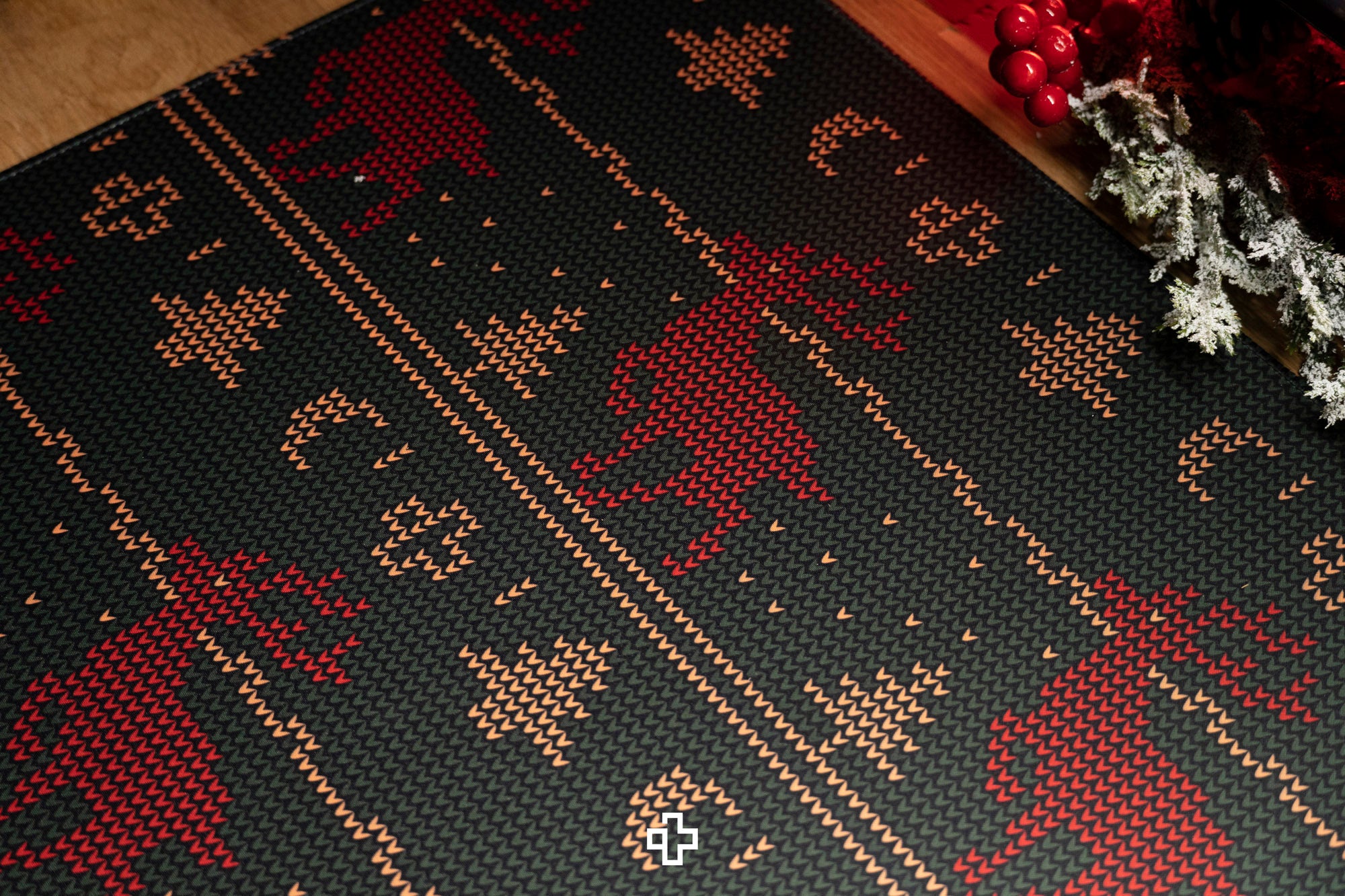 Deskmat Mousepad QwertyKey Christmas 4mm stitched edges