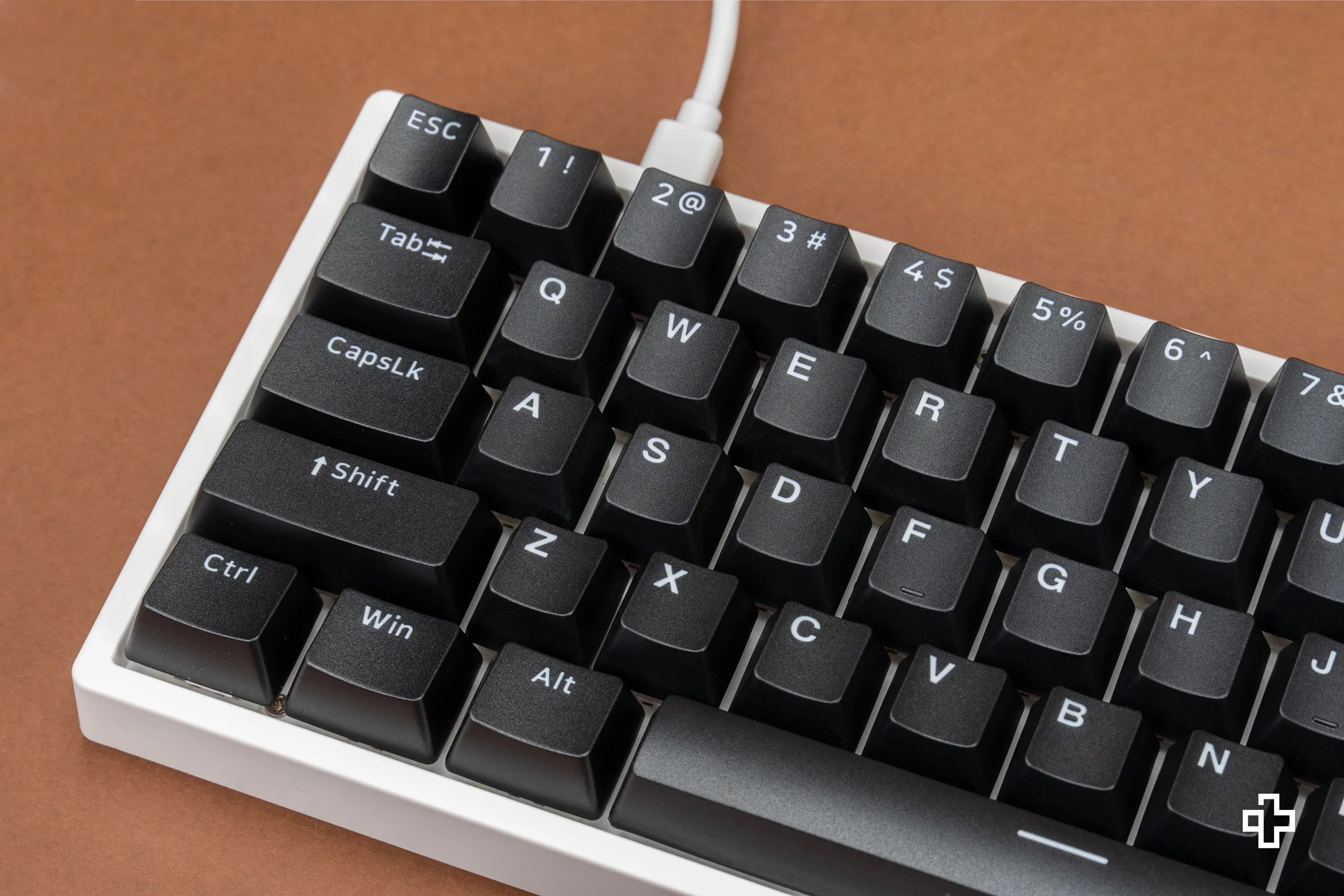 Set taste QwertyKey WoB V2 White on Black PBT Double Shot Profil OEM