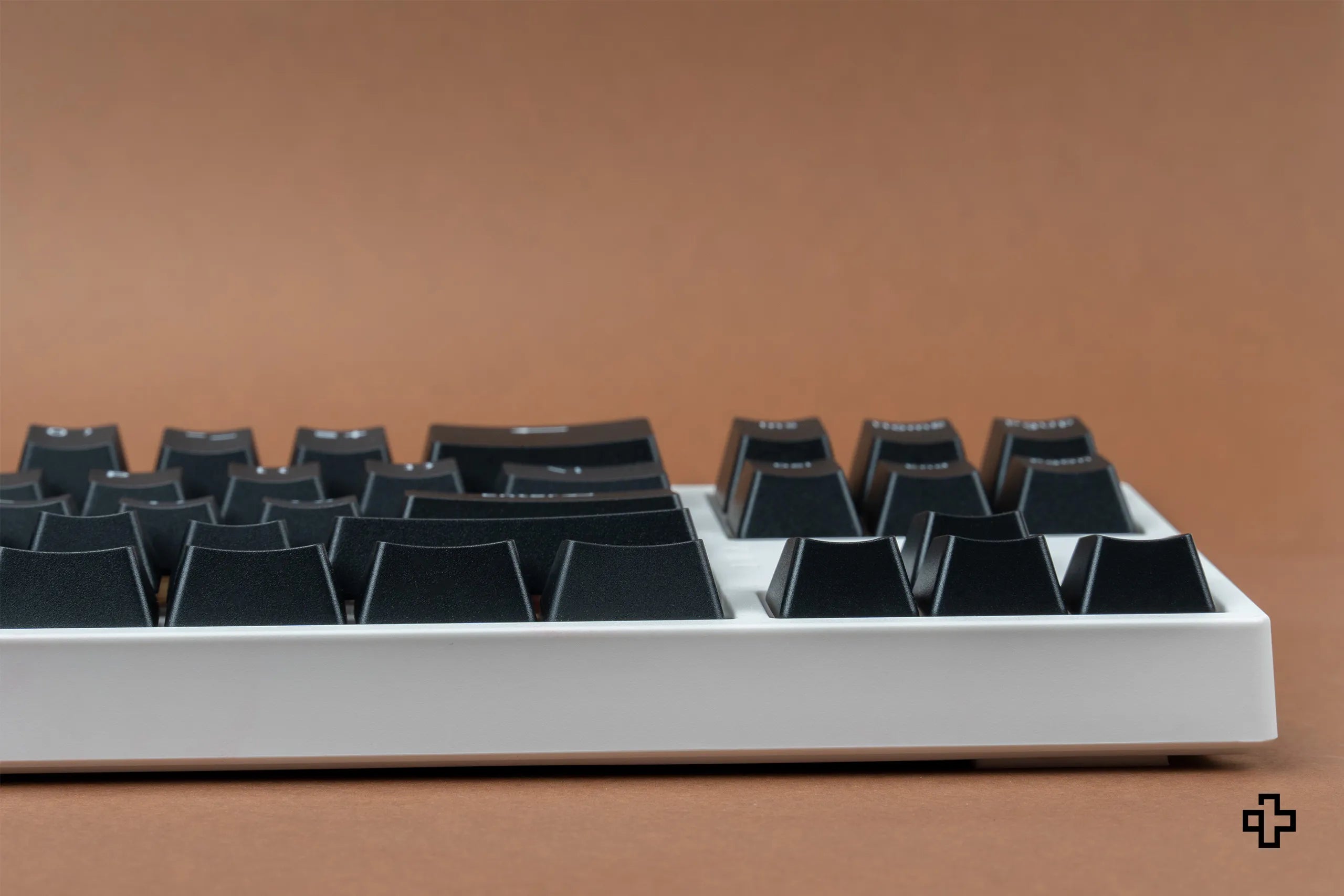Set taste QwertyKey WoB V2 White on Black PBT Double Shot Profil OEM