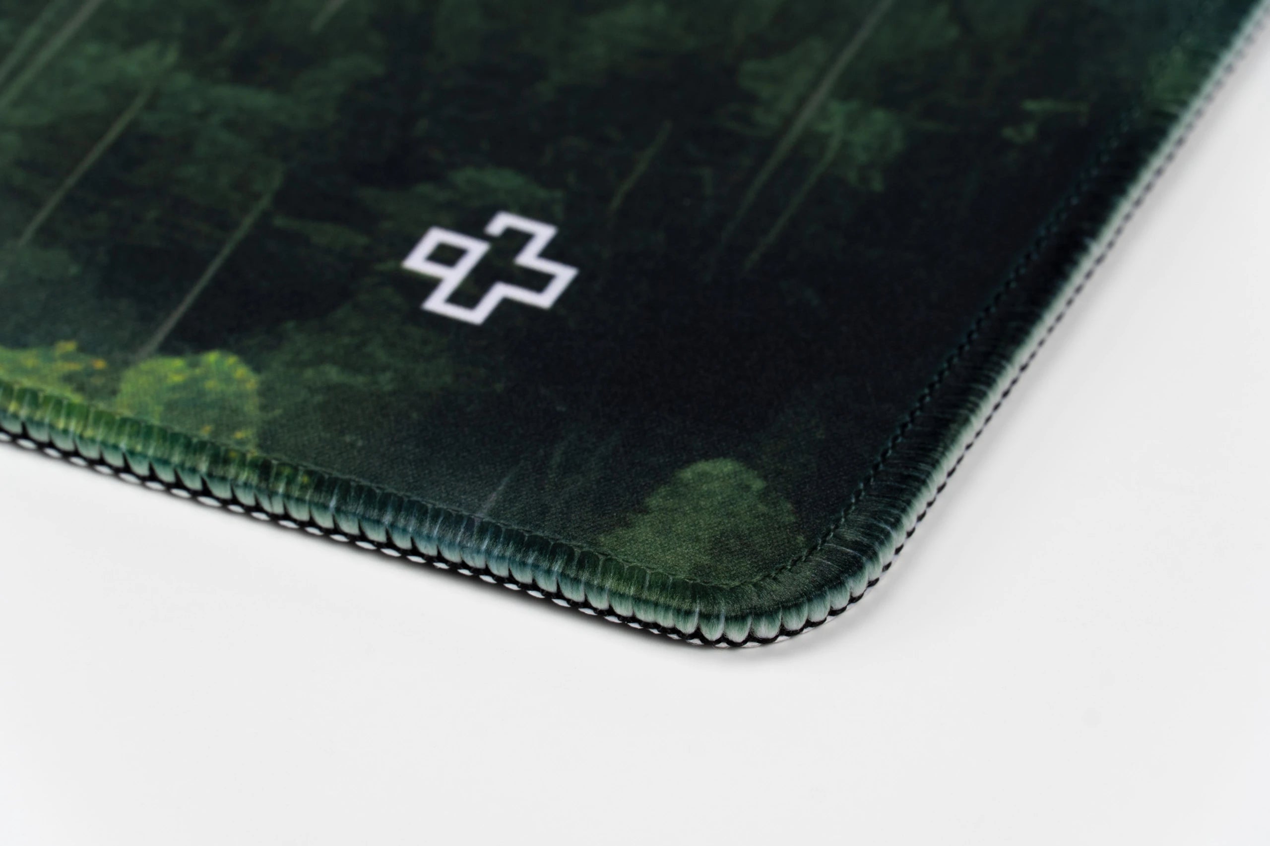 Deskmat Mousepad QwertyKey Forest 4mm stitched edges