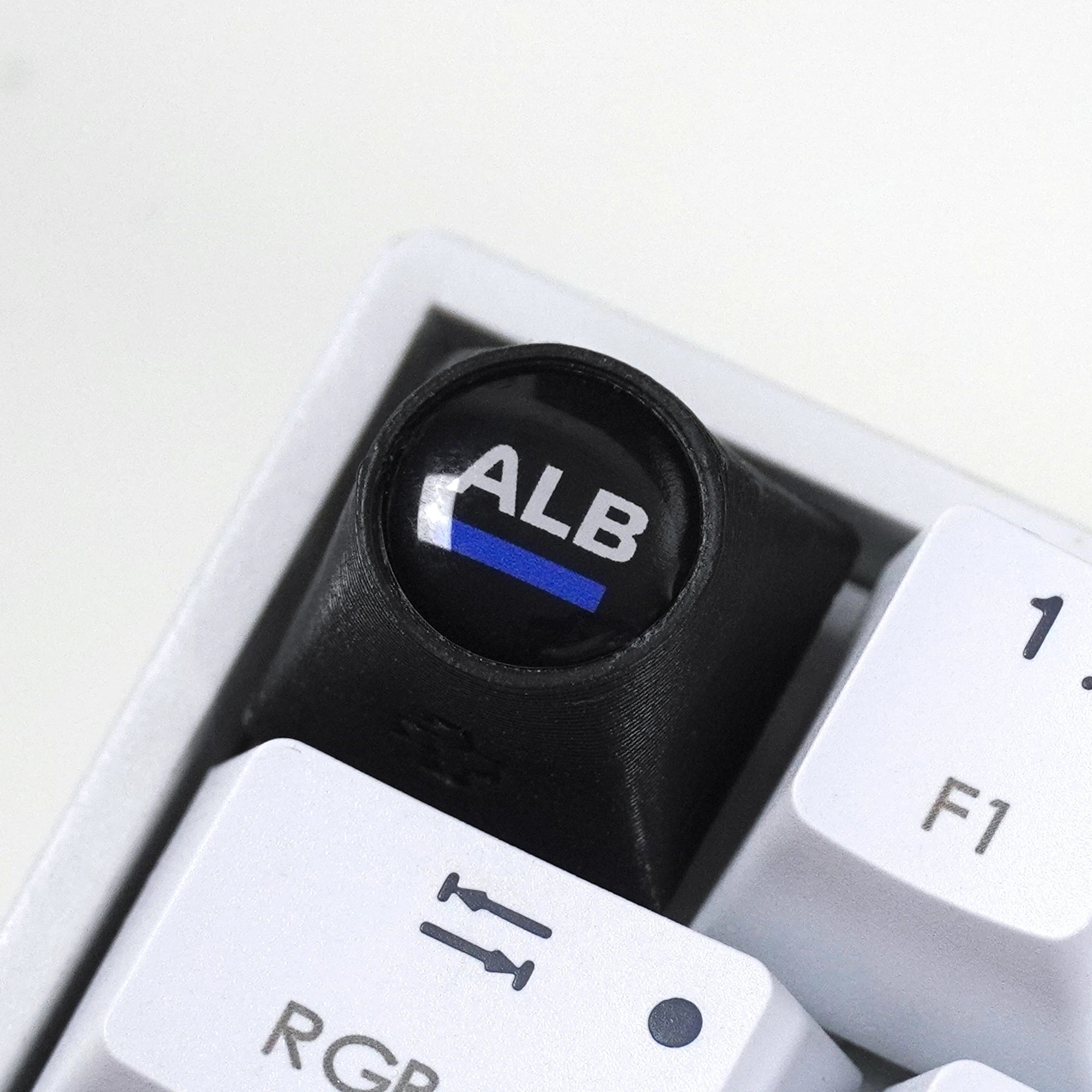 Artisan F1 - WHITE + NO. 23
