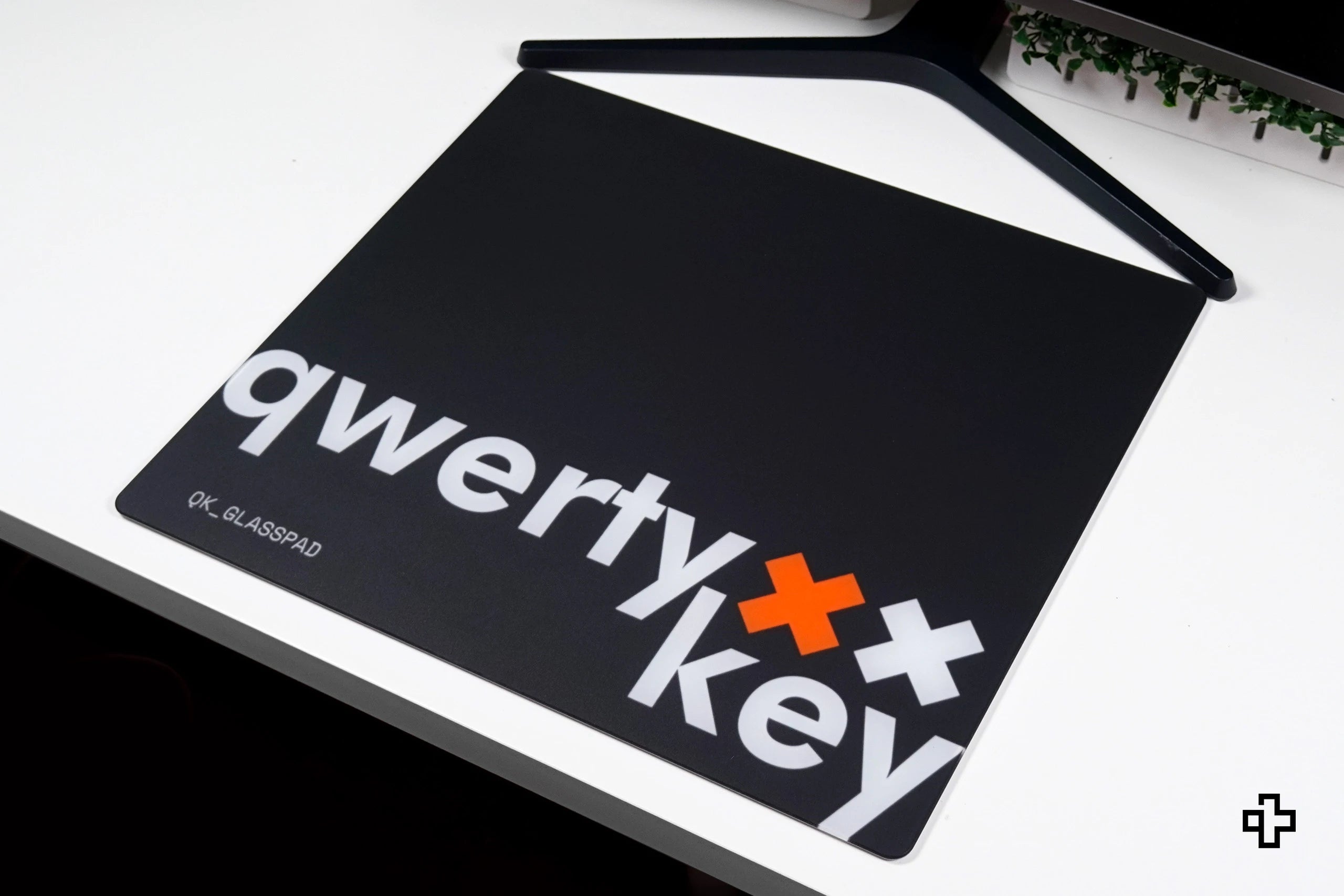 Gaming Mousepad QwertyKey Esports Glass 3.2mm Anti-Slip TPU