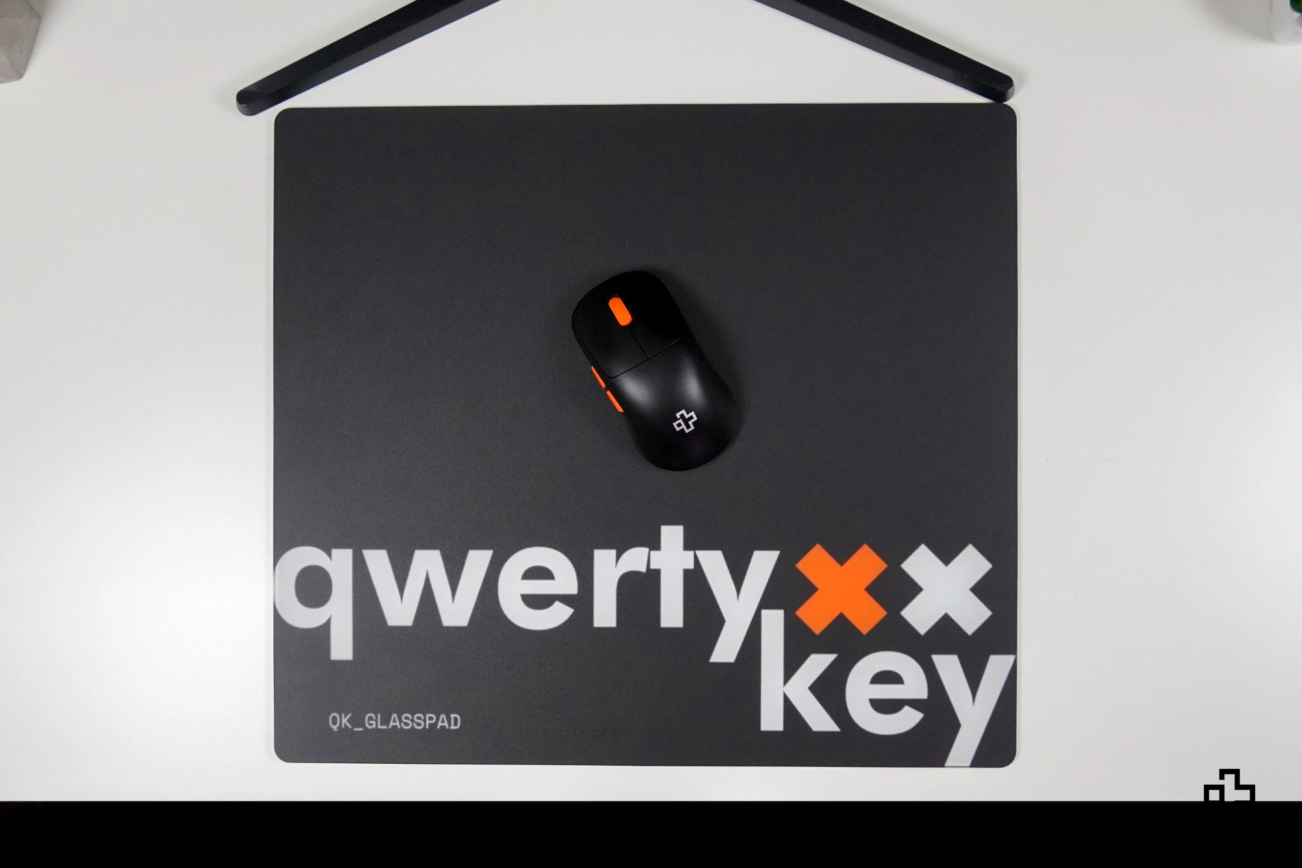 Gaming Mousepad QwertyKey Esports Glass 3.2mm Anti-Slip TPU