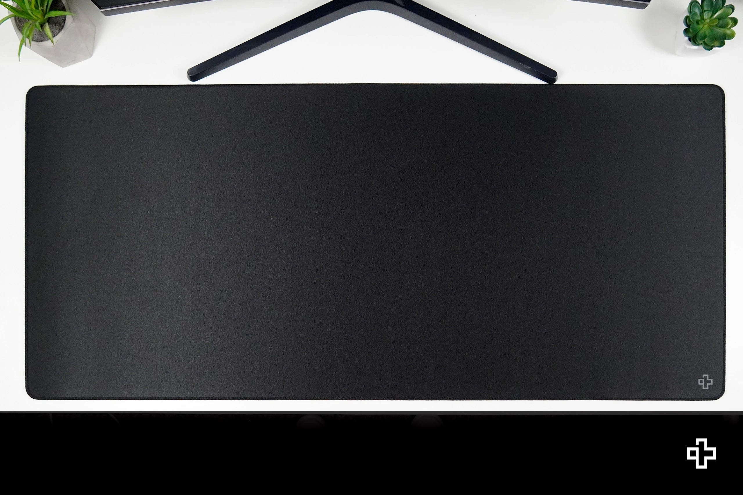 Deskmat Mousepad QwertyKey Black Classic Simple 4mm stitched edges