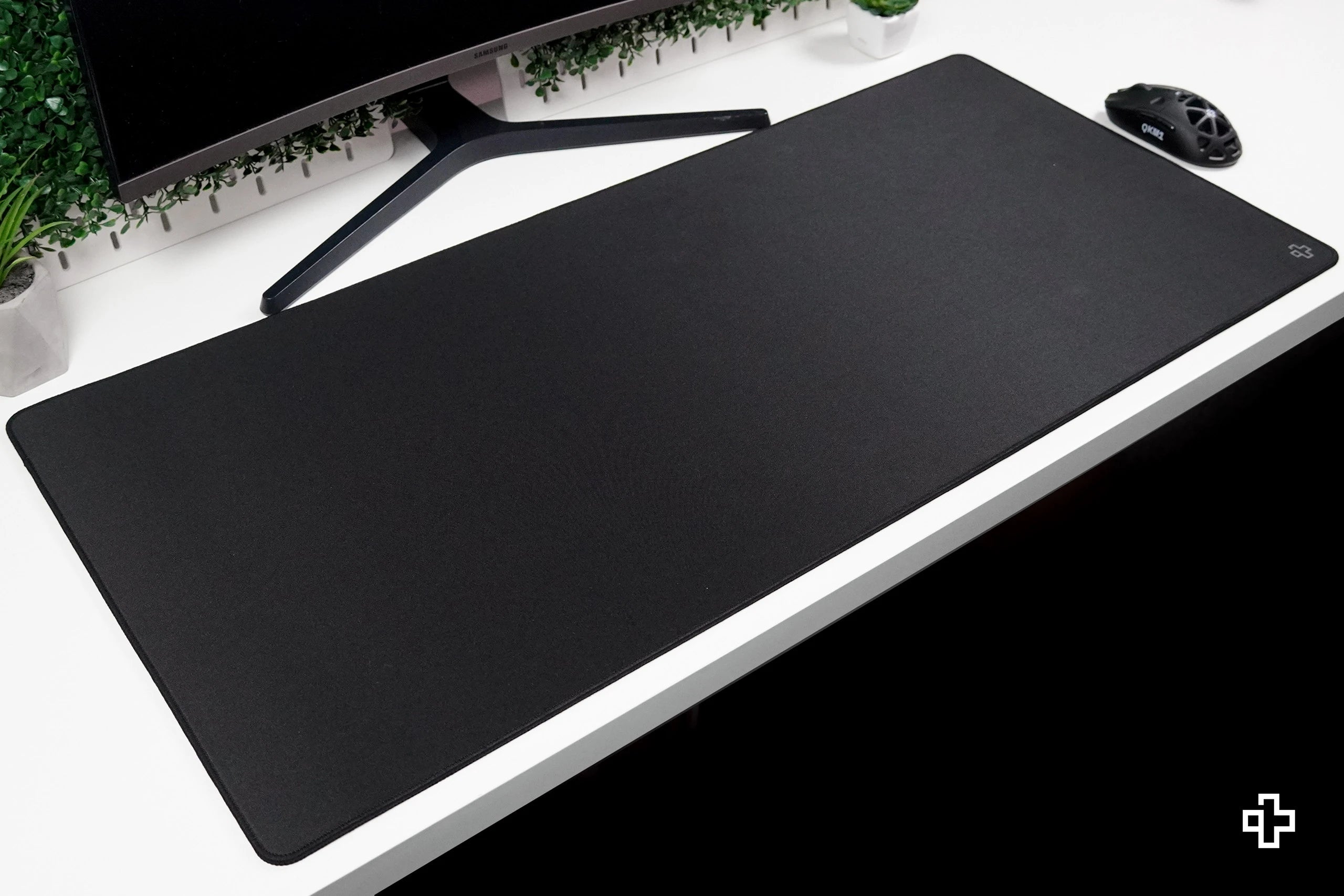 Deskmat Mousepad QwertyKey Black Classic Simple 4mm stitched edges