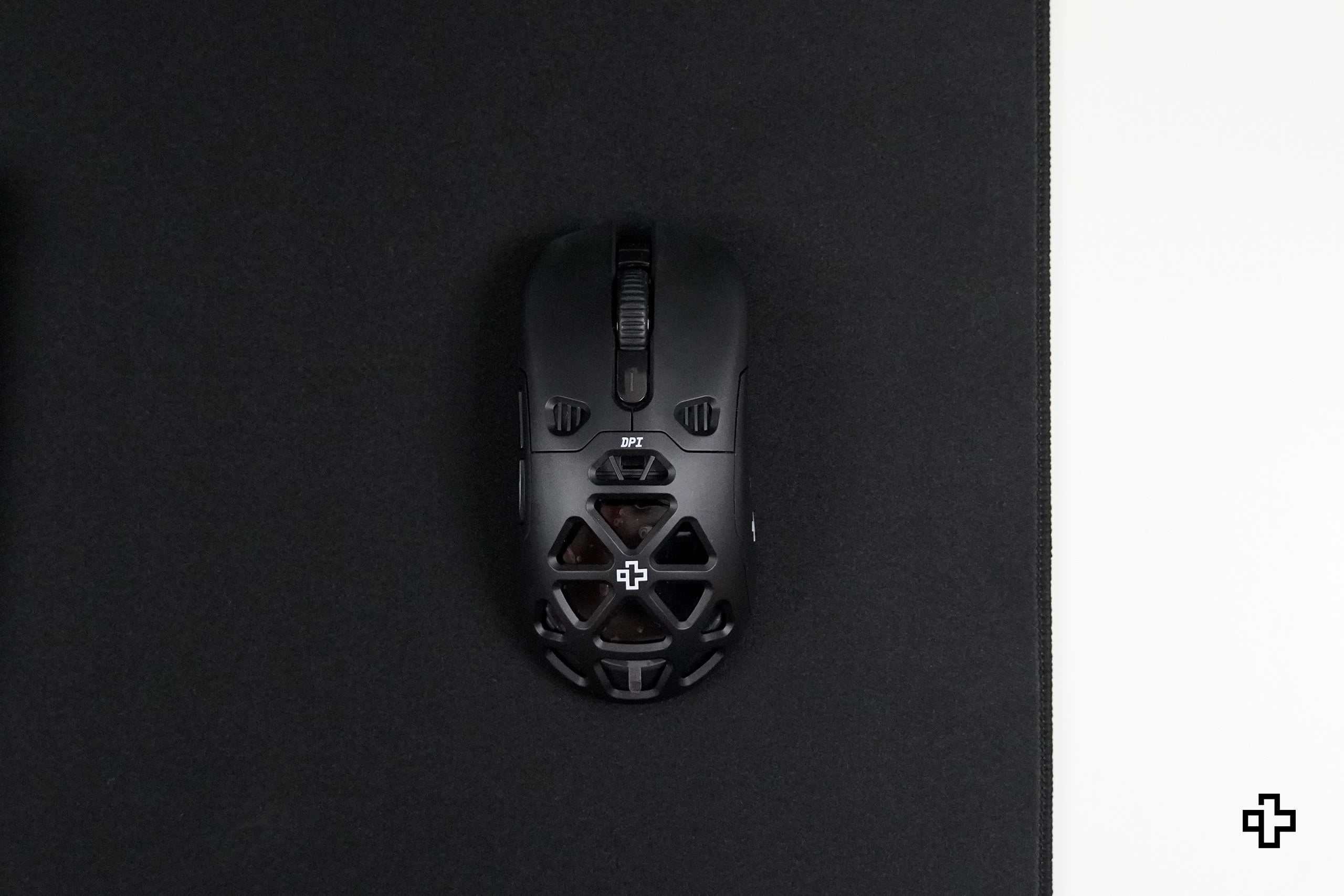 Deskmat Mousepad QwertyKey Black Classic Simple 4mm stitched edges
