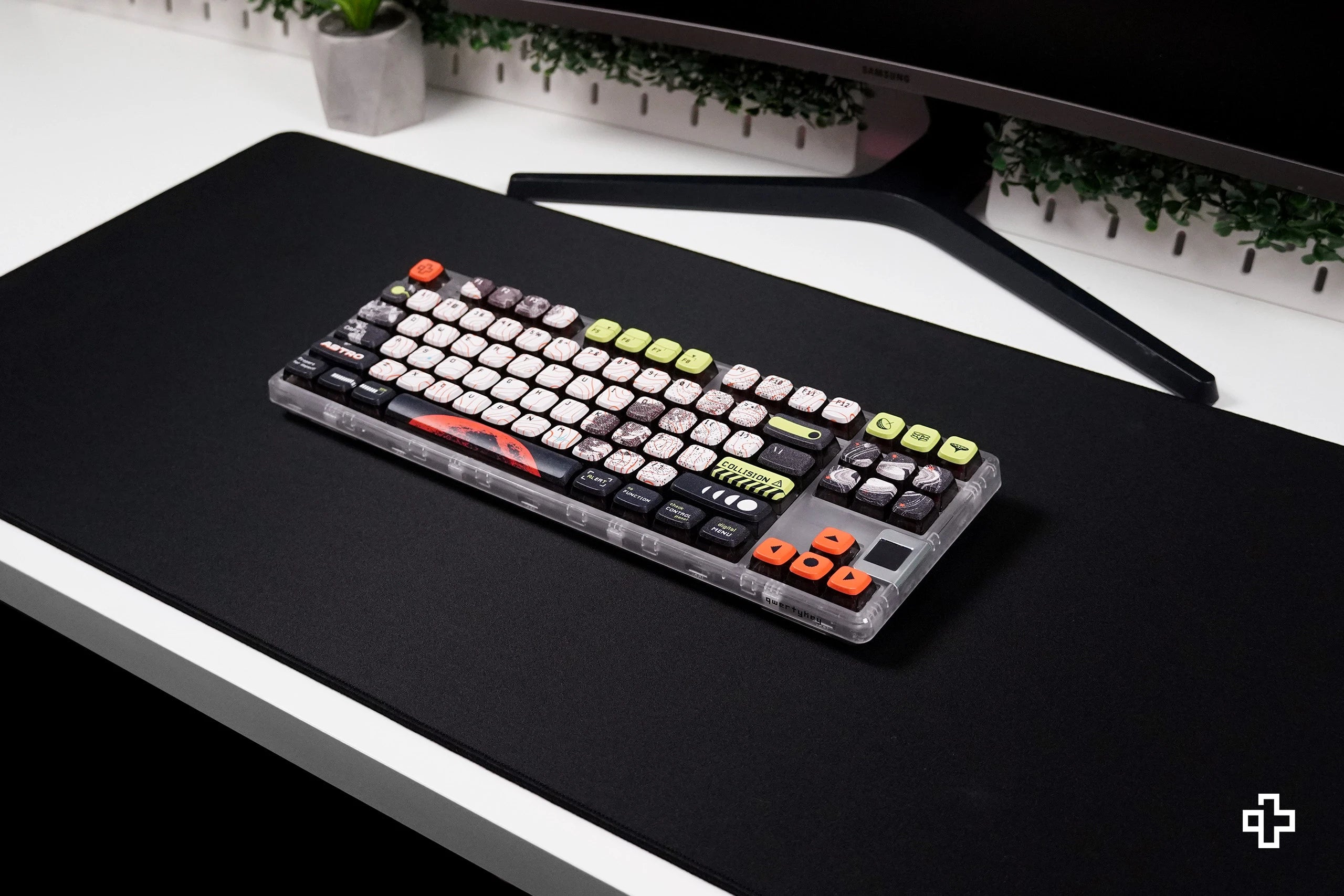 Deskmat Mousepad QwertyKey Black Classic Simple 4mm stitched edges