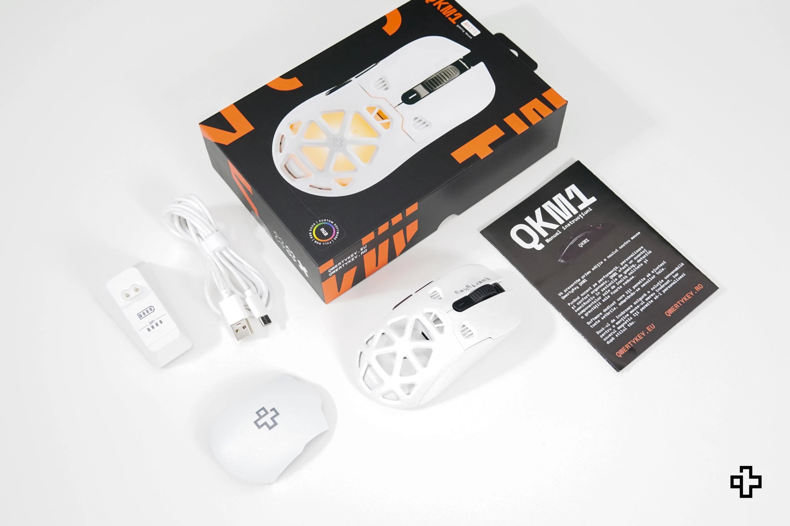 Mouse QwertyKey QKM1 Alb Wireless Bluetooth Charging Dock