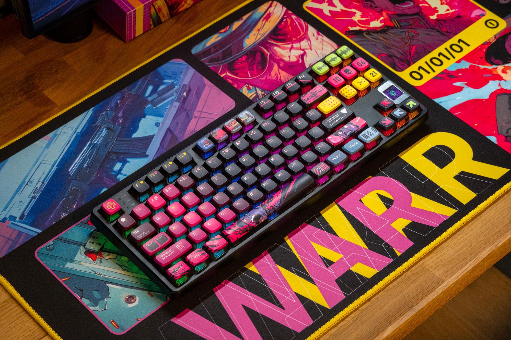 Deskmat Mousepad QwertyKey War 4mm stitched edges