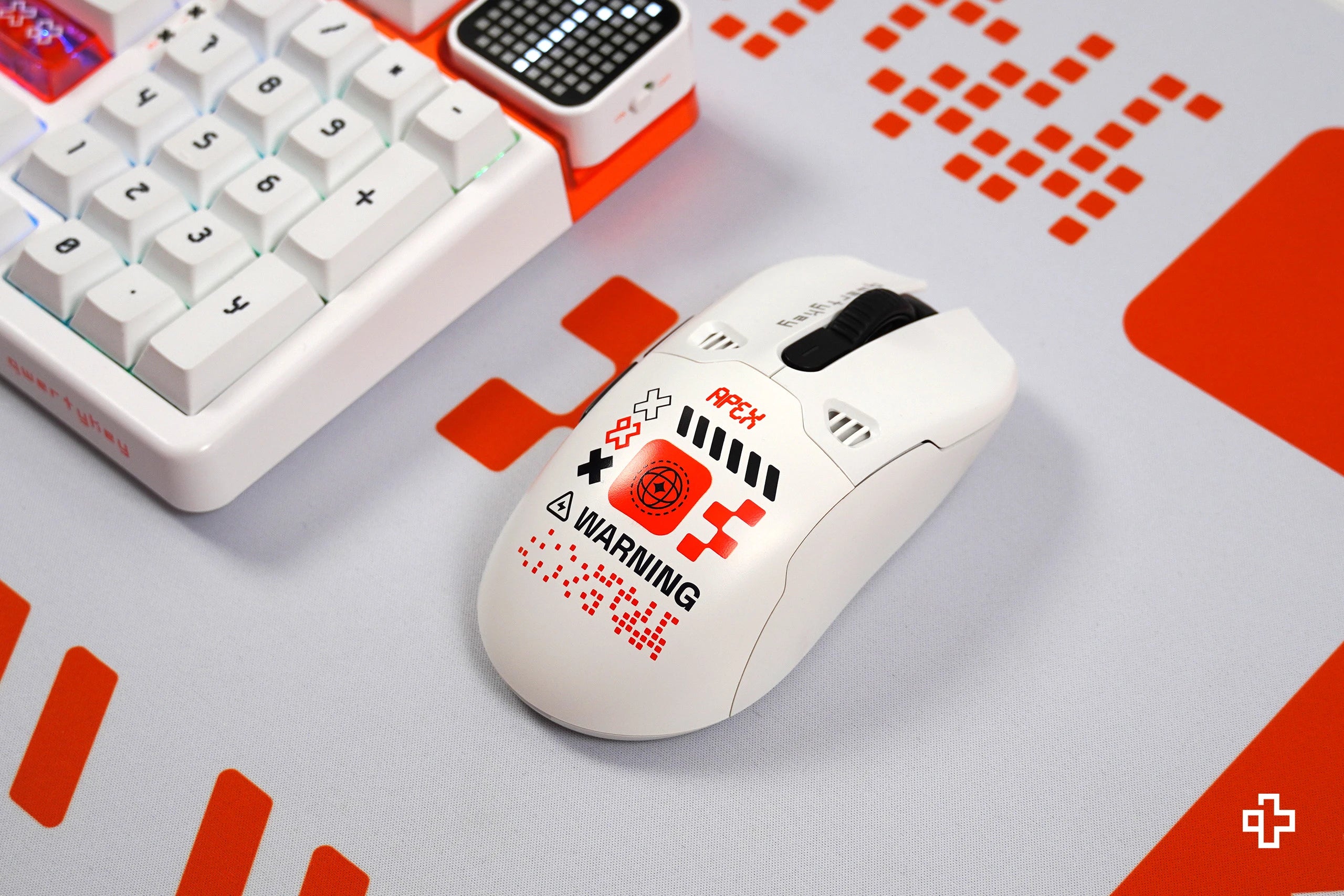 Cover Mouse QKM1 Apex Alb