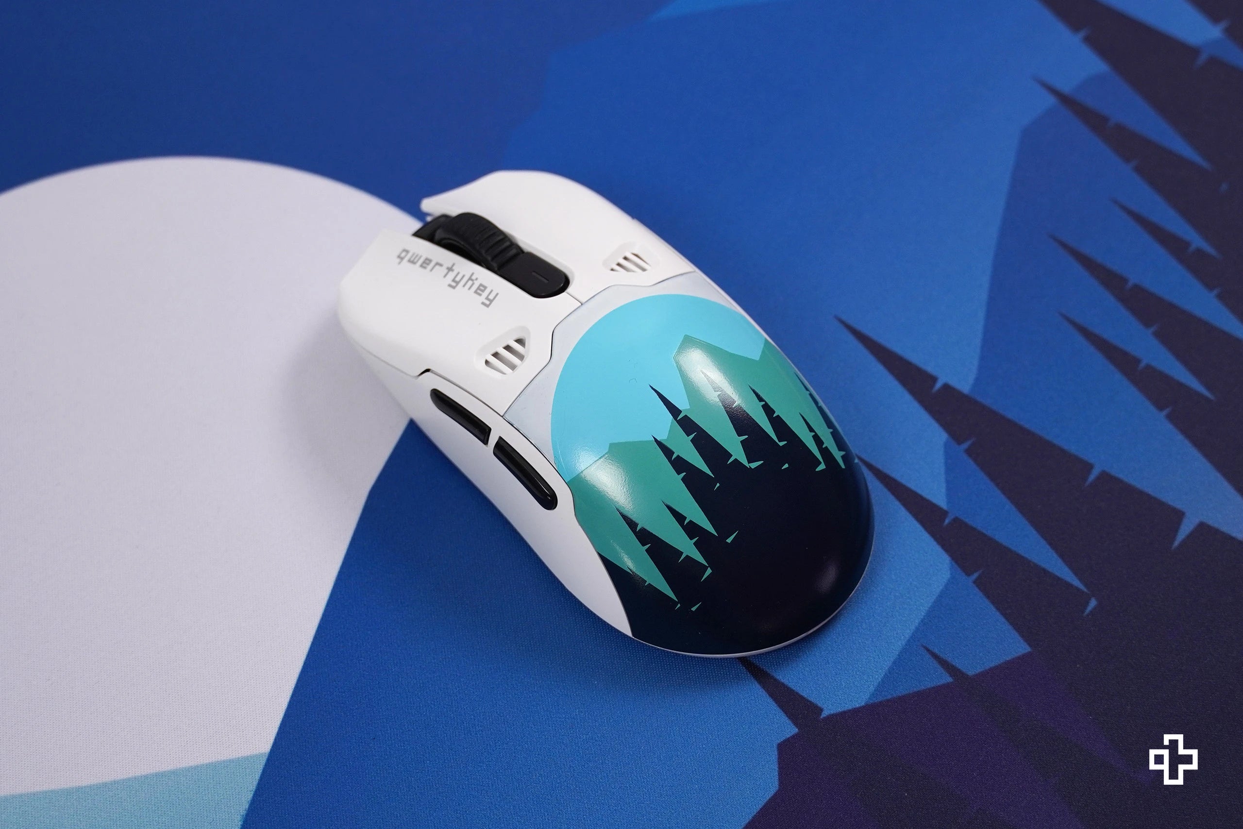 Cover Mouse QKM1 Carpathian Alb