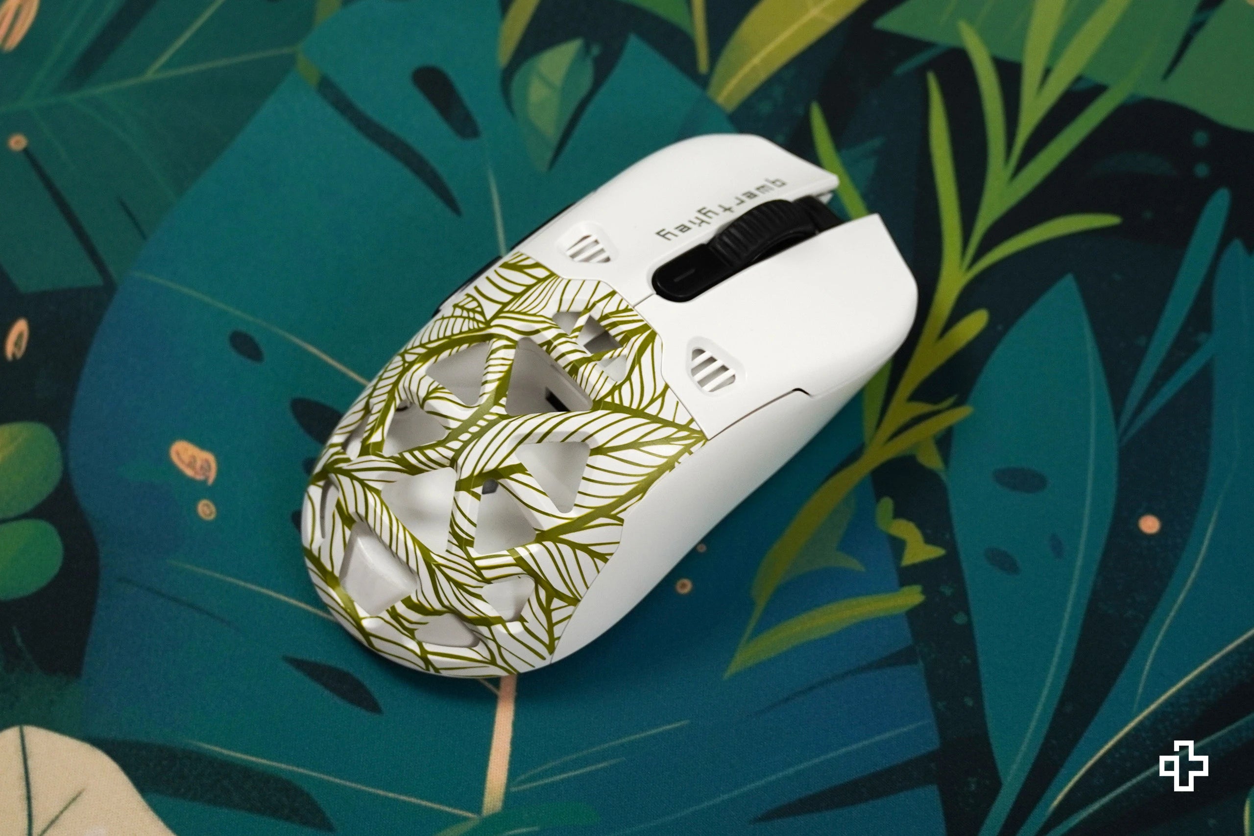 Cover Mouse QKM1 Leaf Alb