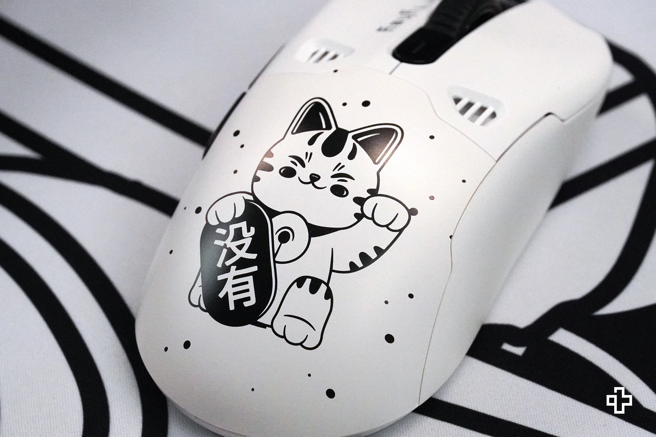 Cover Mouse QKM1 MOMO Alb