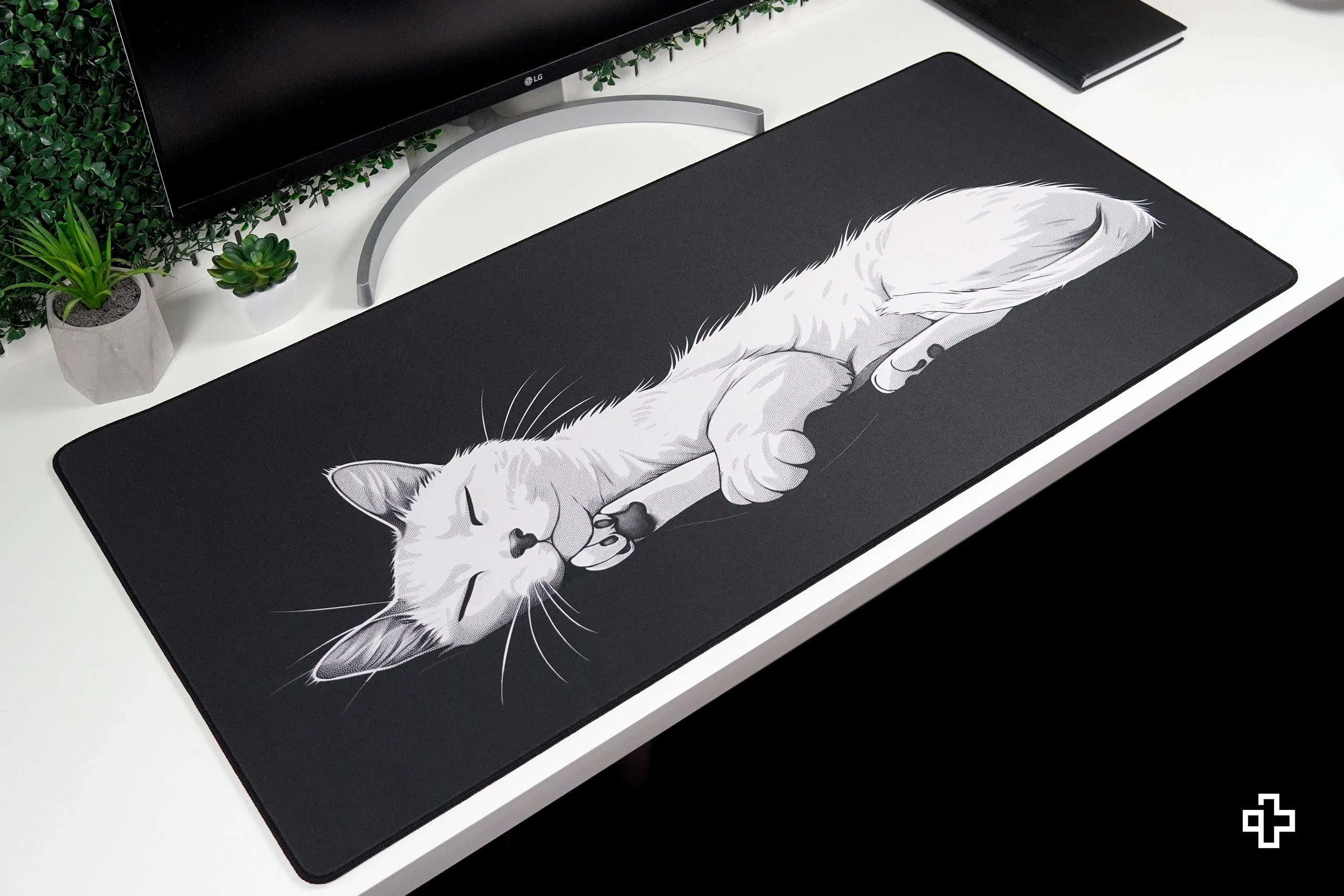 Deskmat Mousepad QwertyKey Black Cat 4mm stitched edges