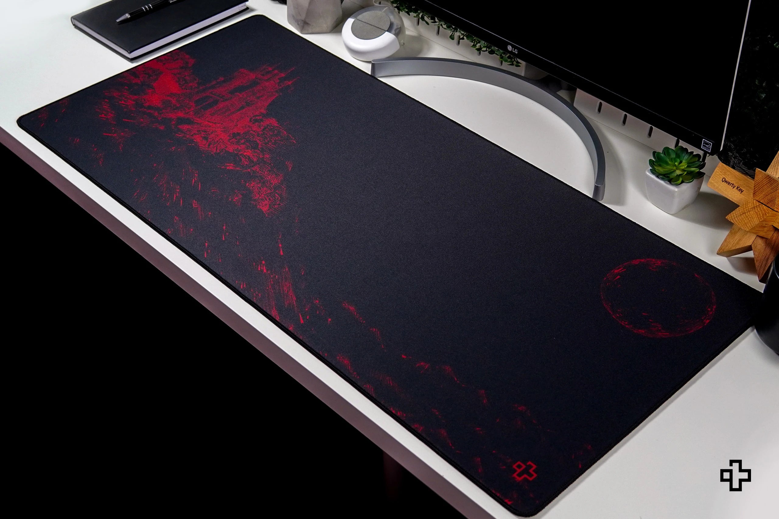 Deskmat Mousepad QwertyKey Dracula 4mm stitched edges