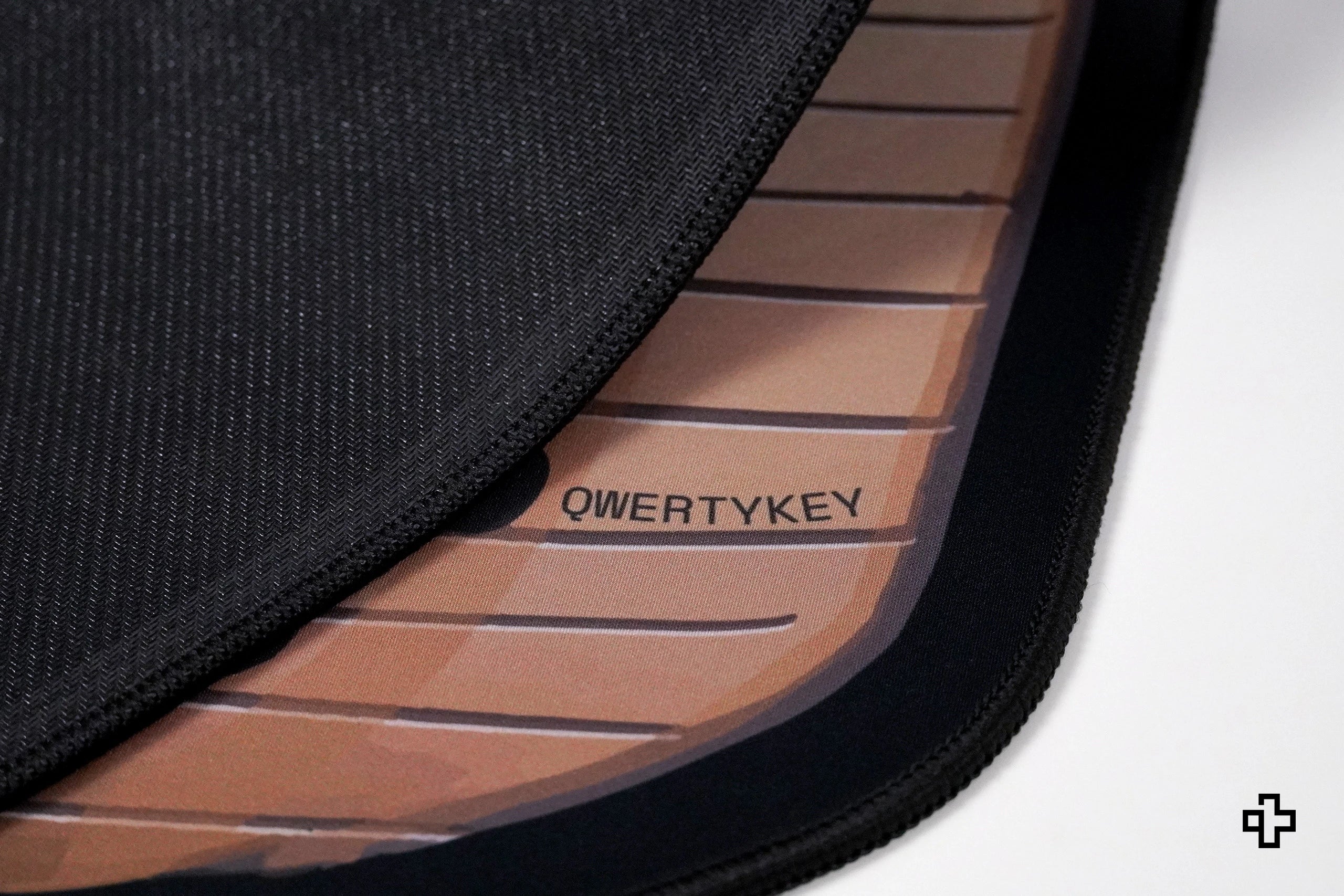 Deskmat Mousepad QwertyKey Striker 4mm stitched edges