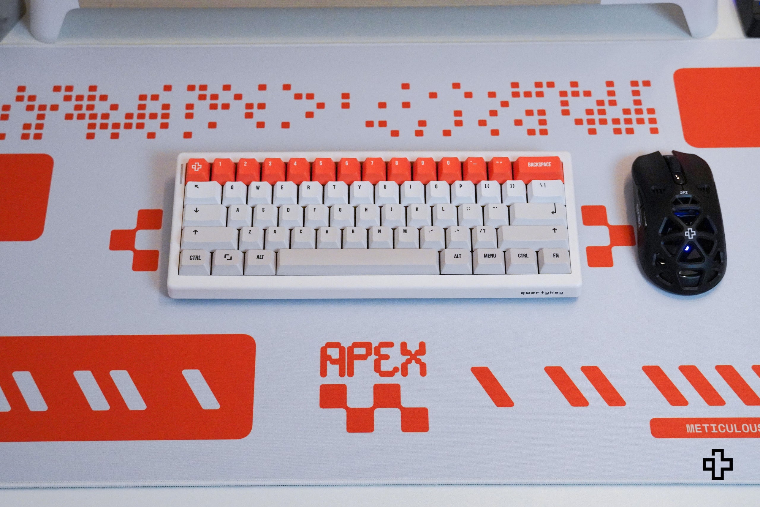 Deskmat Mousepad QwertyKey Apex 4mm stitched edges