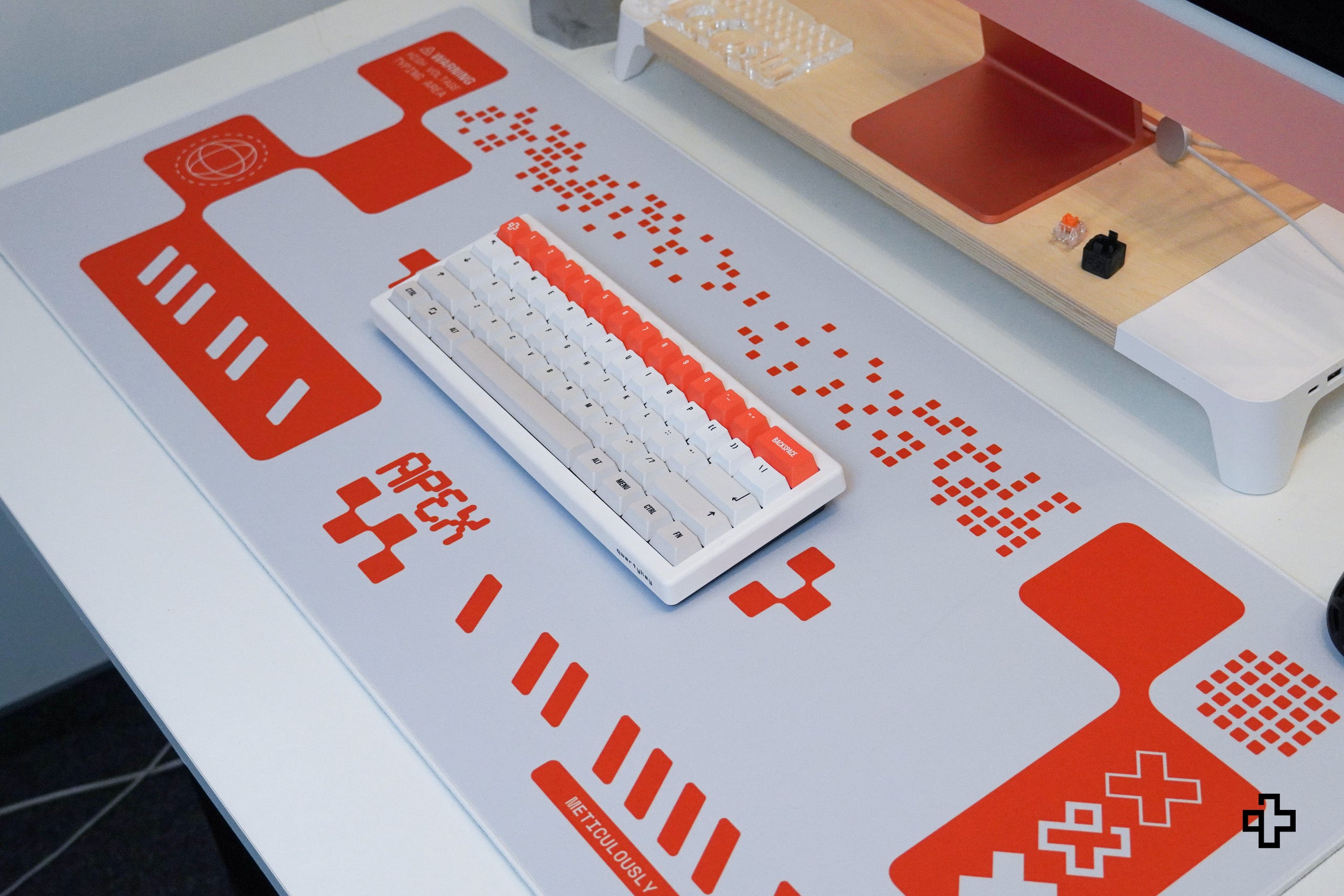 Deskmat Mousepad QwertyKey Apex 4mm stitched edges