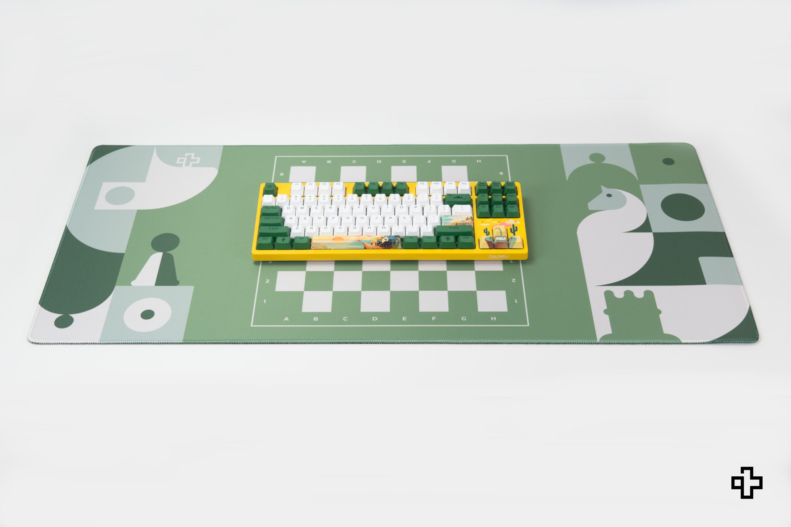 Deskmat Mousepad QwertyKey Chess 4mm stitched edges
